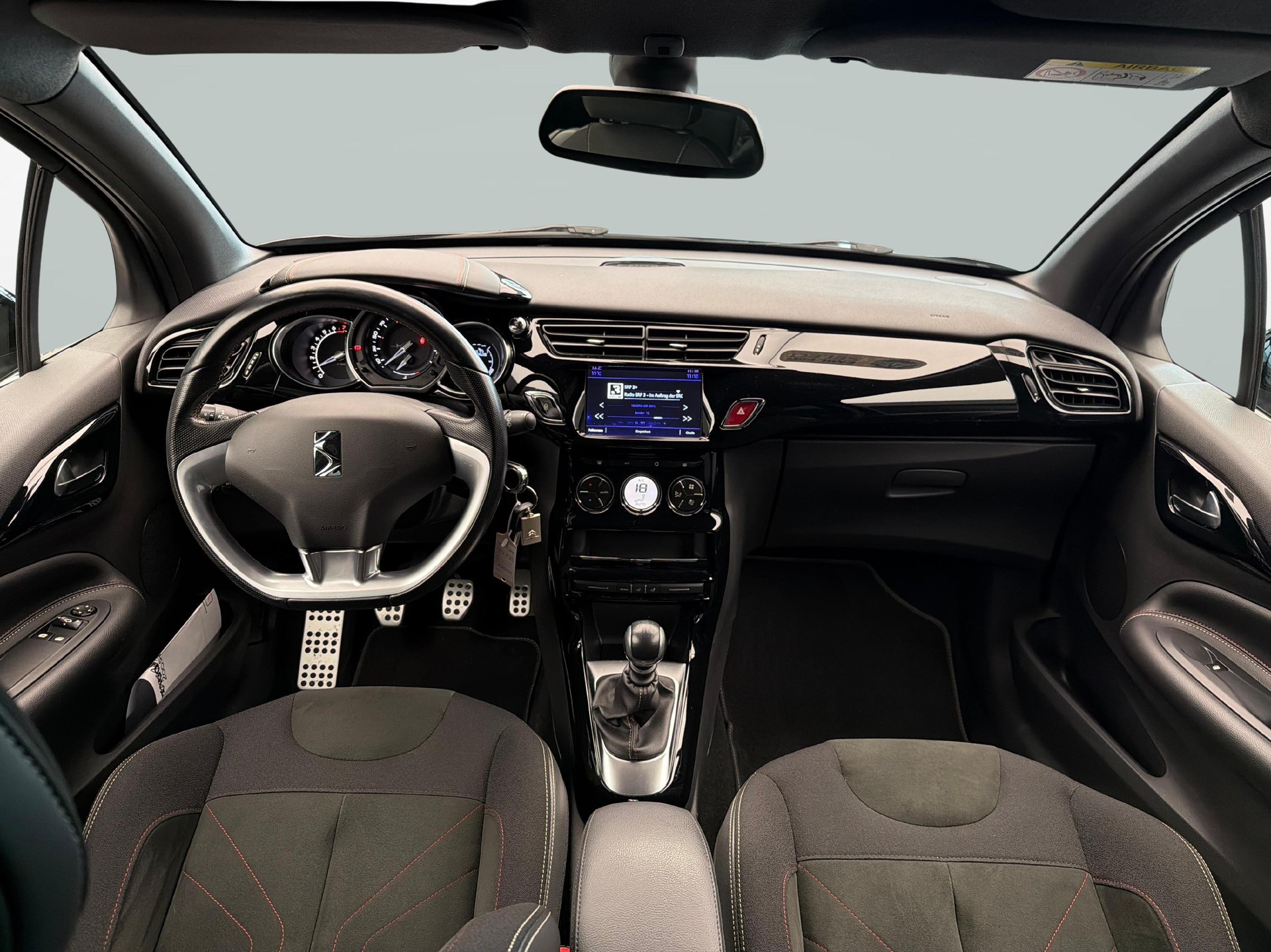 DS AUTOMOBILES 3 1.2 PureTech Performance Line-image-8