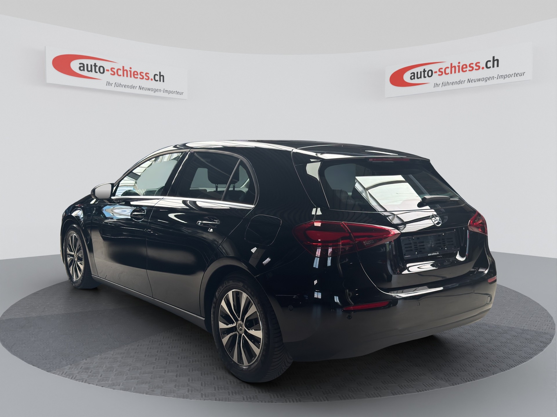 MERCEDES-BENZ A 180 7G-DCT-image-2