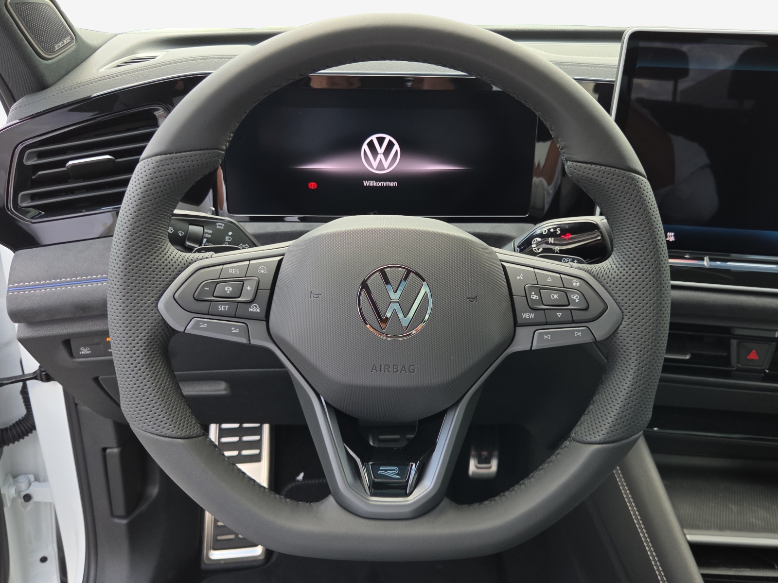VW Tiguan 2.0 TSI DSG R-Line Plus 4Motion-image-9