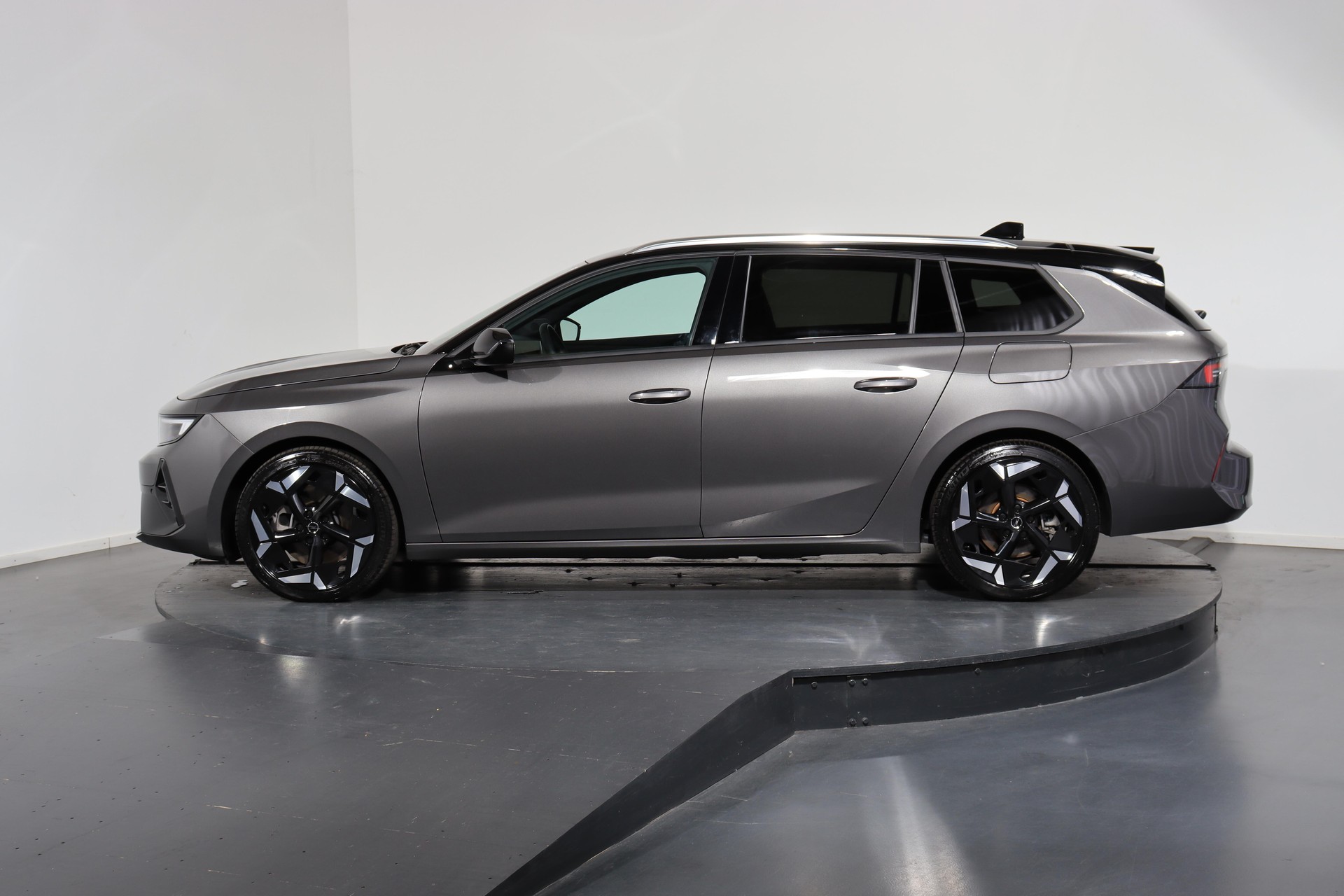 OPEL Astra Sports Tourer 1.6 T PHEV 225 GSe-image-1