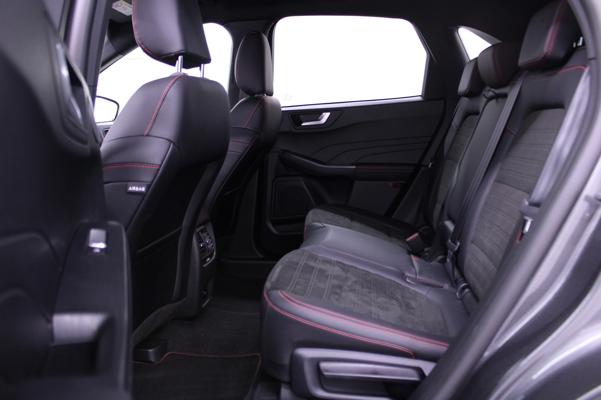 FORD Kuga 2.5 Plug-in Hybrid ST-Line X *LEASING 0.99%*-image-7