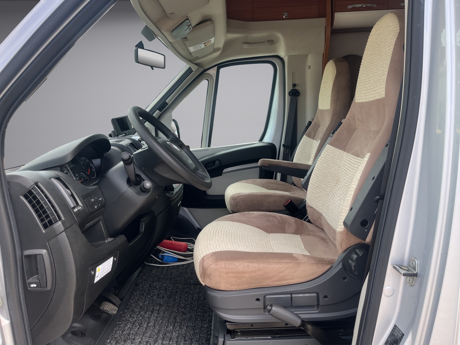 ADRIA Plus M 680 SL *1Hand, Luftfederung, Frisch ab MFK, Automat*-image-8