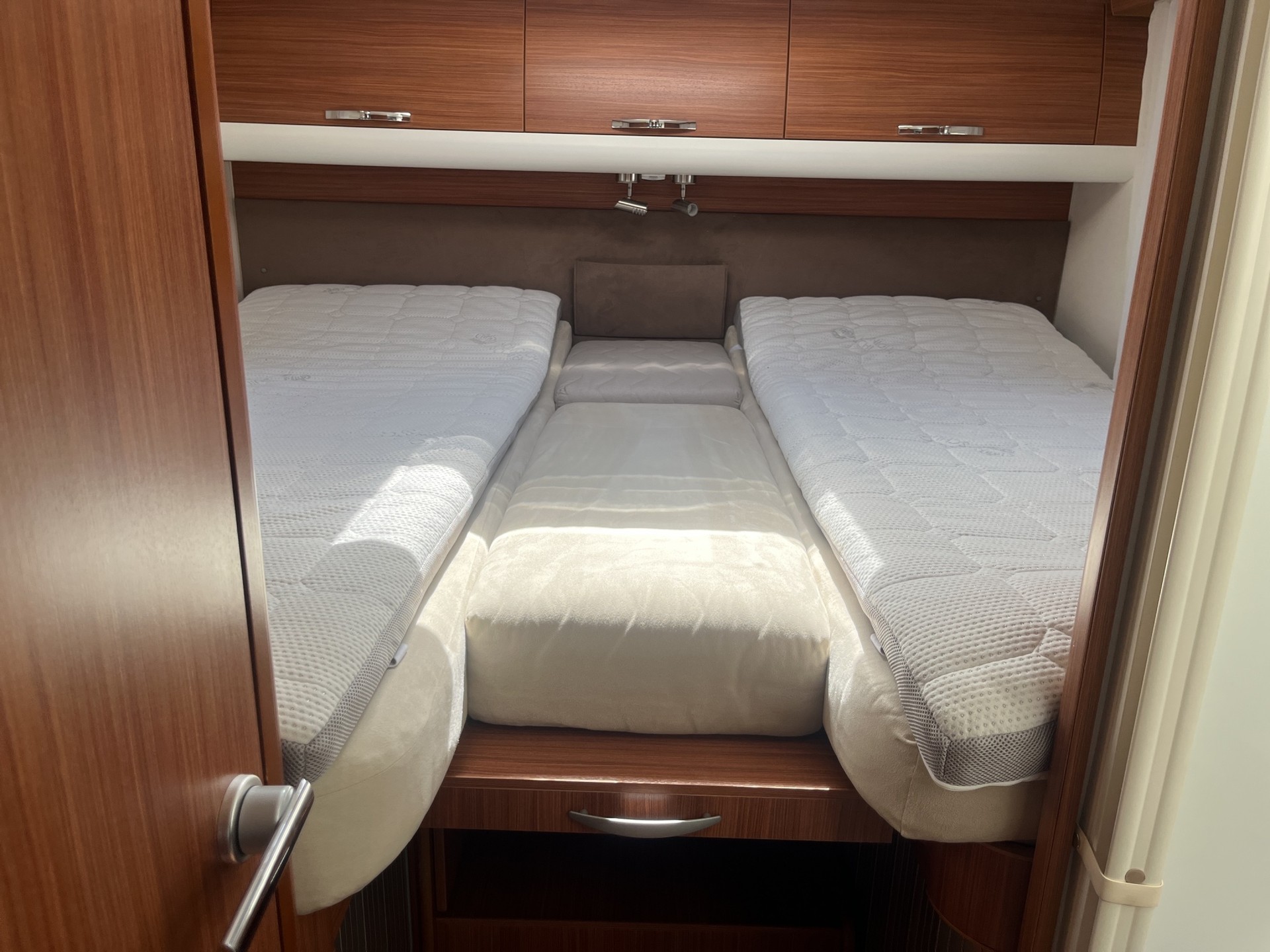 ADRIA Plus M 680 SL *1Hand, Luftfederung, Frisch ab MFK, Automat*-image-28