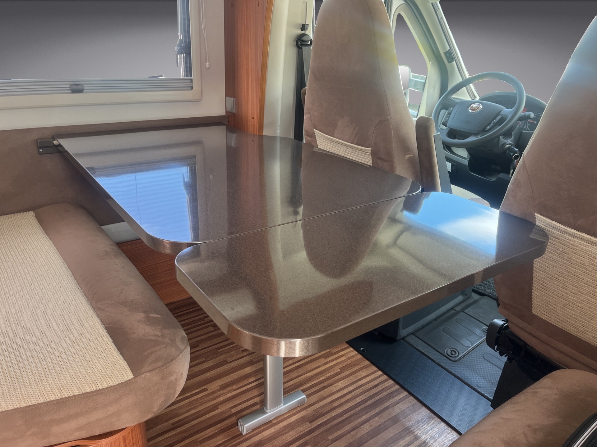 ADRIA Plus M 680 SL *1Hand, Luftfederung, Frisch ab MFK, Automat*-image-16