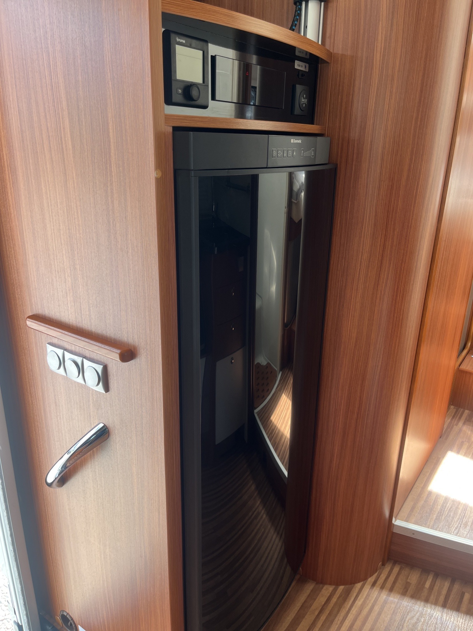 ADRIA Plus M 680 SL *1Hand, Luftfederung, Frisch ab MFK, Automat*-image-18
