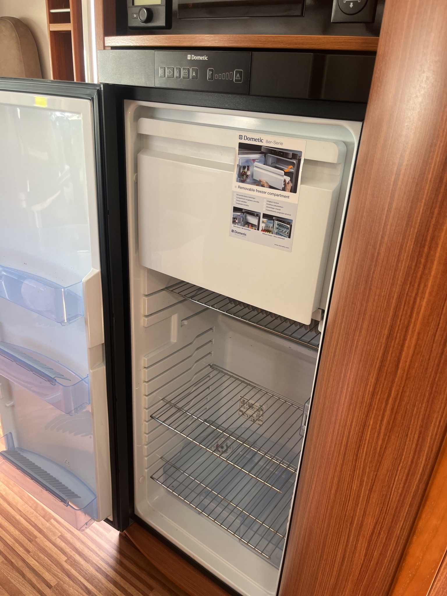 ADRIA Plus M 680 SL *1Hand, Luftfederung, Frisch ab MFK, Automat*-image-19