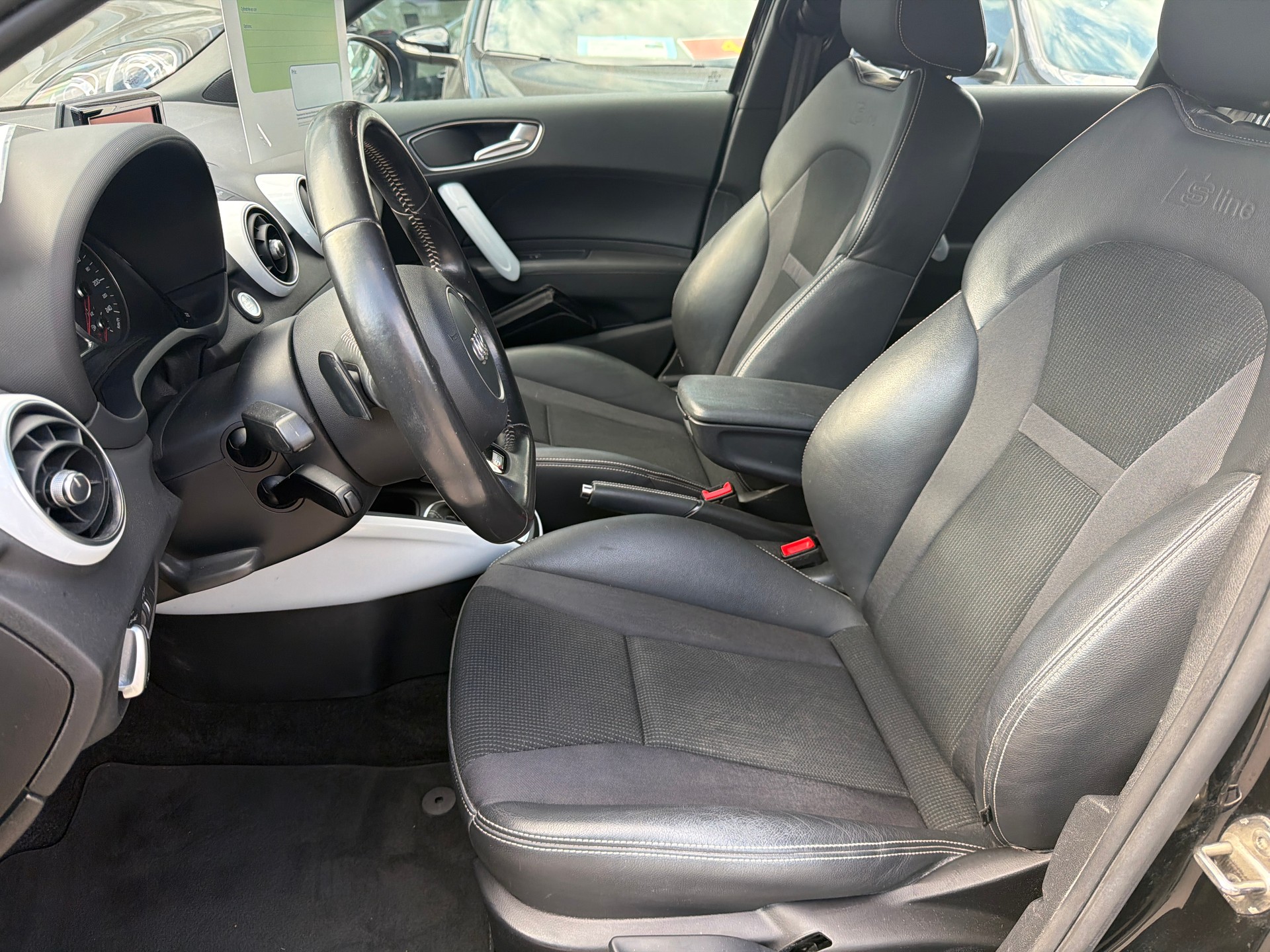AUDI A1 Sportback 1.4 TFSI Sport S-tronic-image-6