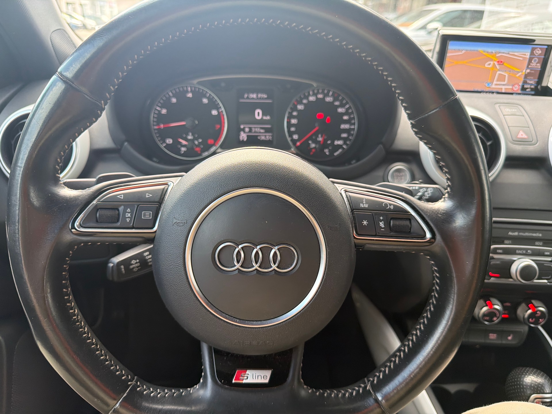 AUDI A1 Sportback 1.4 TFSI Sport S-tronic-image-10