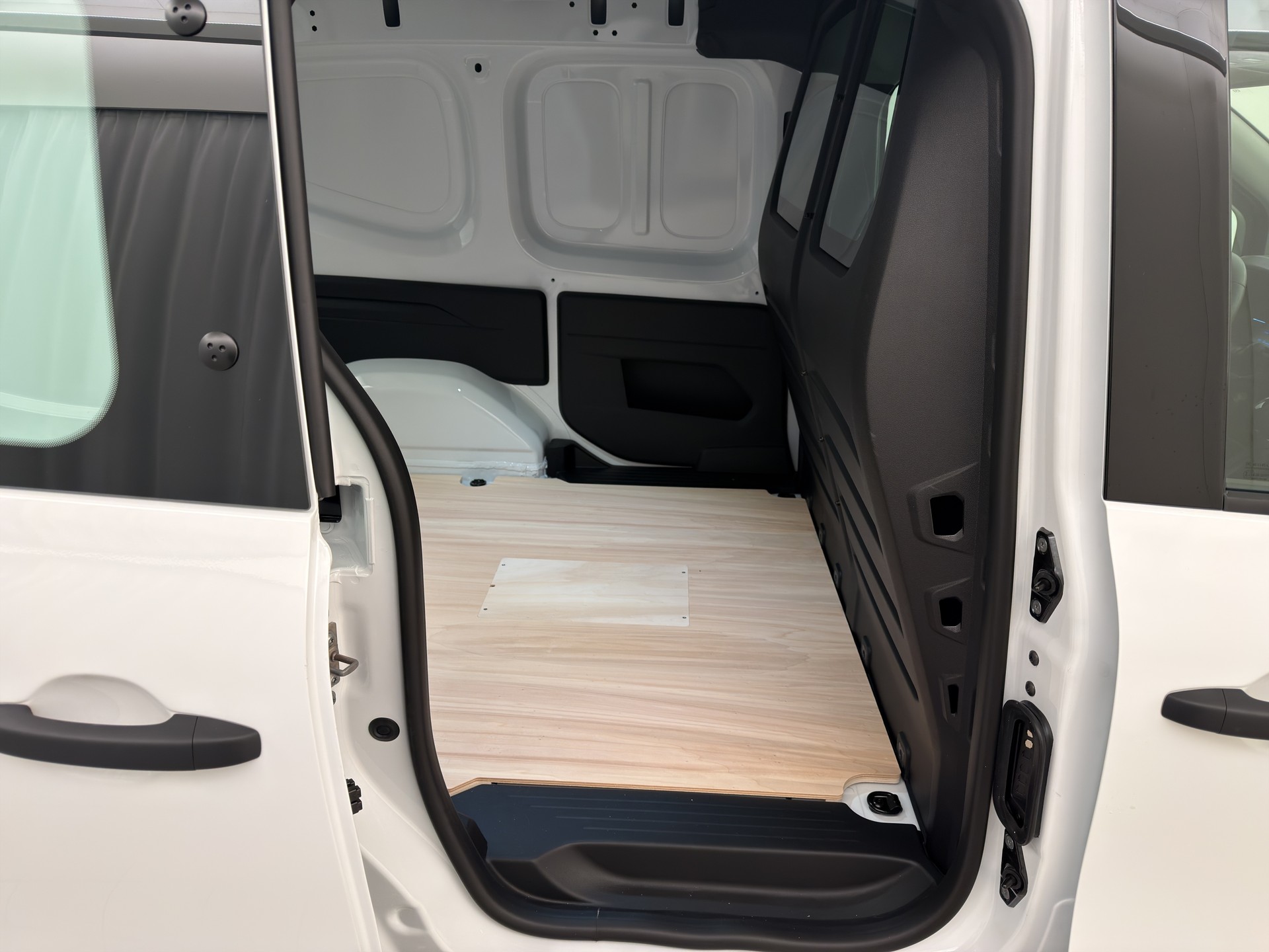 RENAULT Kangoo Van E-Tech Electric EV4-image-11