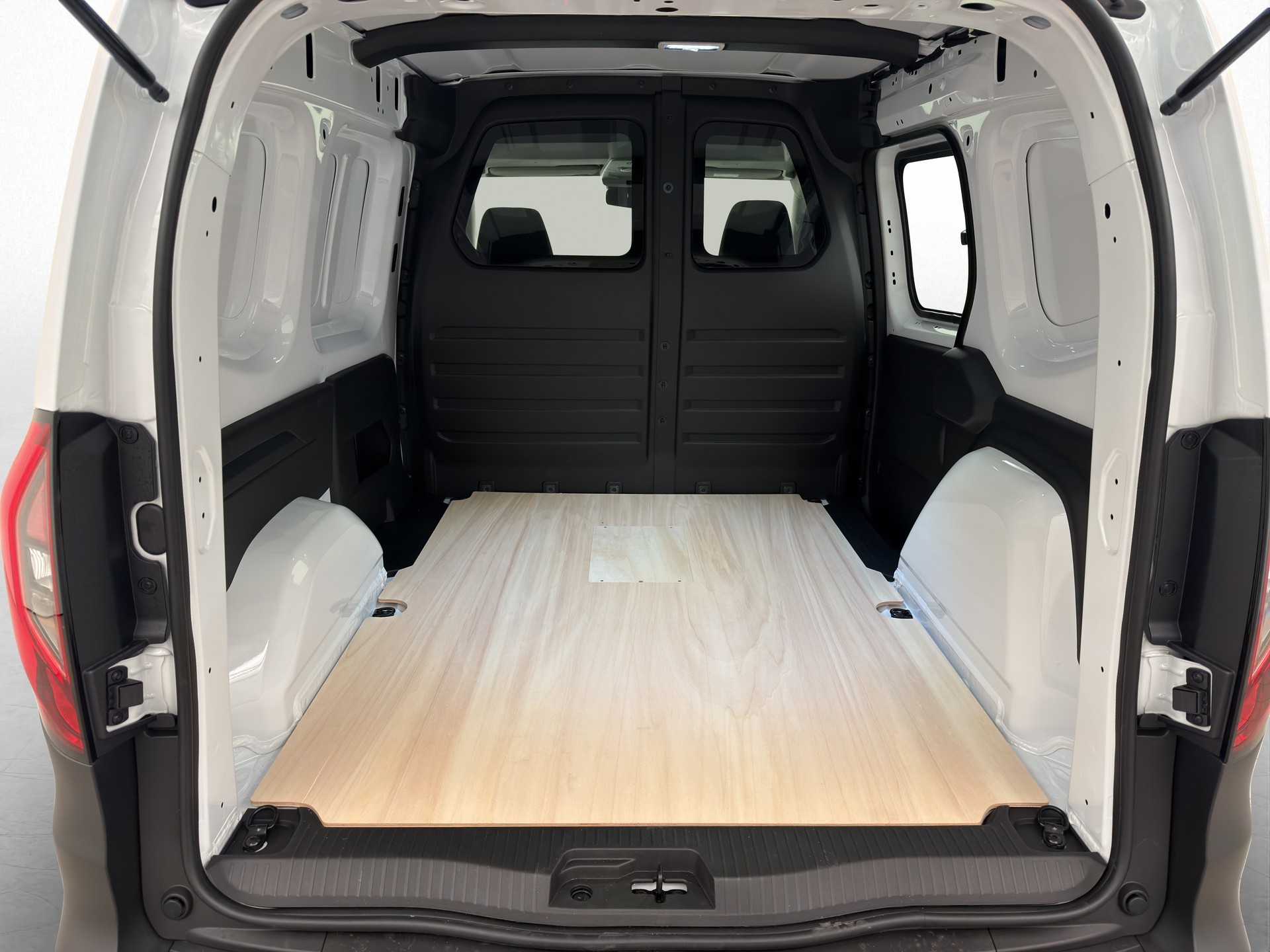 RENAULT Kangoo Van E-Tech Electric EV4-image-12