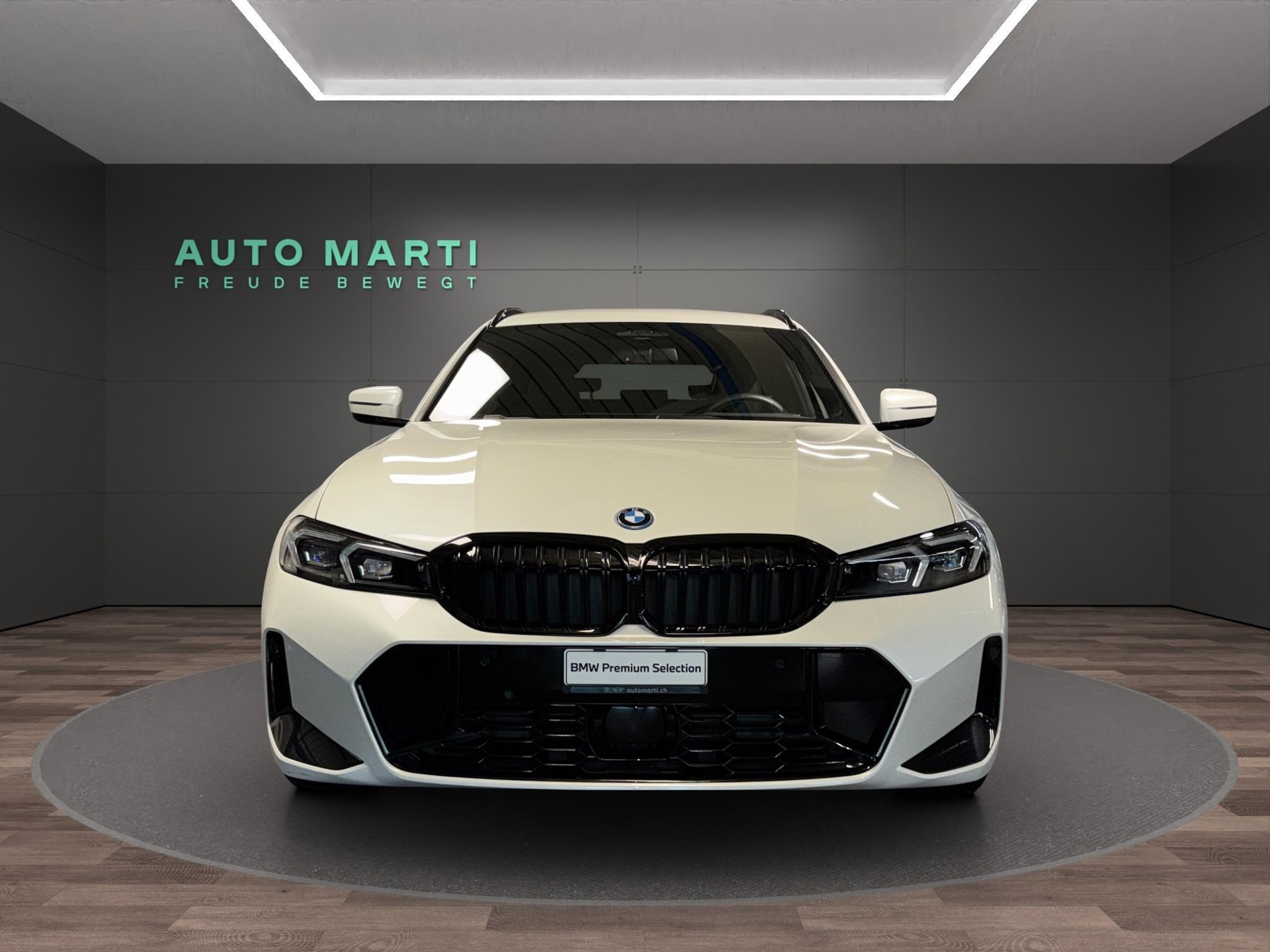 BMW 330e xDrive Touring M Sport-image-5