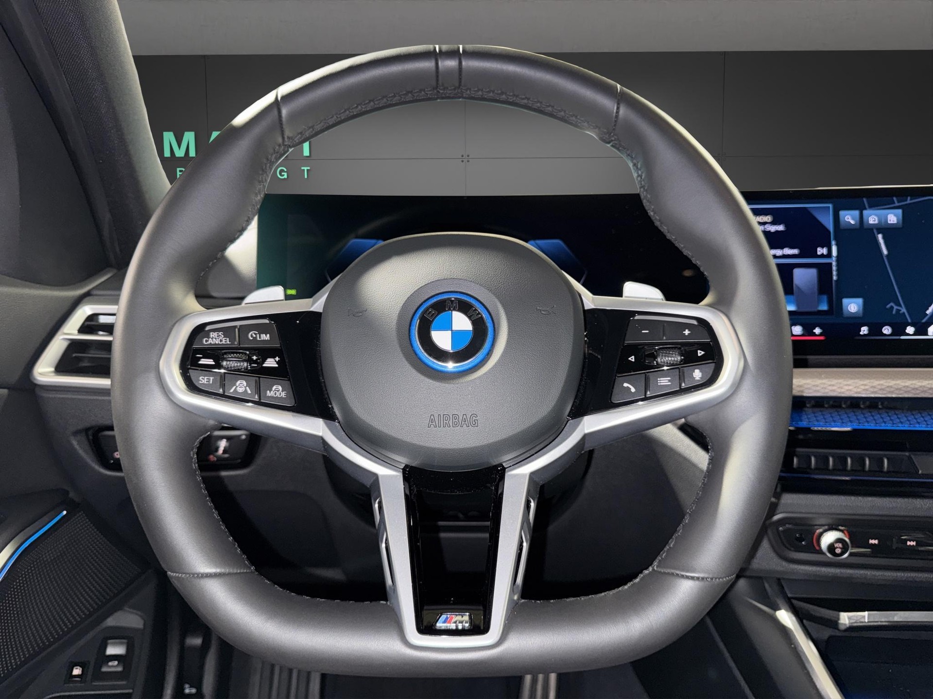 BMW 330e xDrive Touring M Sport-image-14