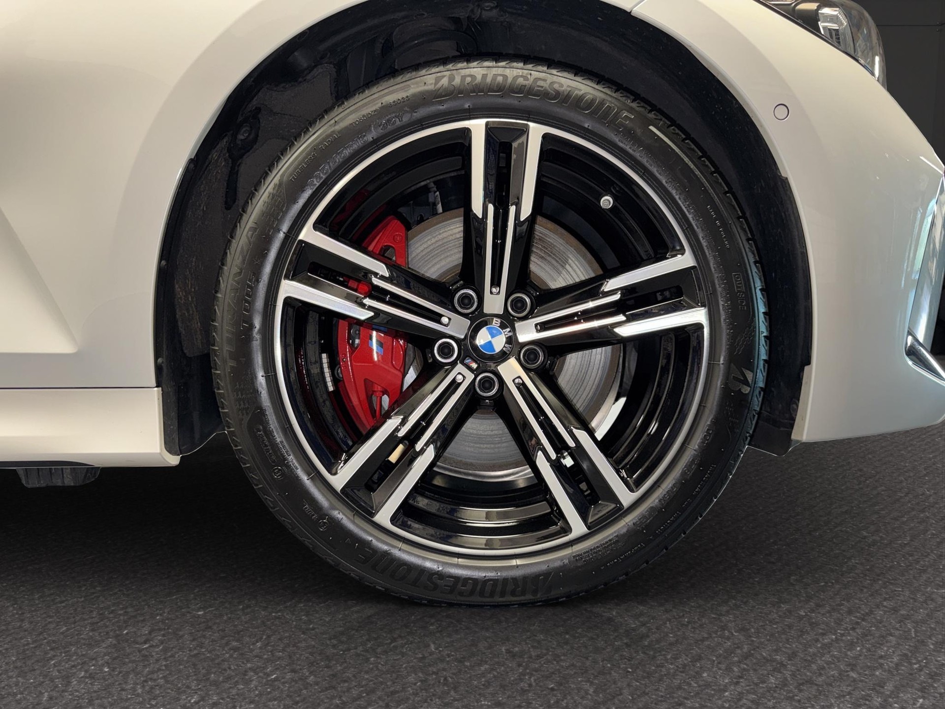 BMW 330e xDrive Touring M Sport-image-15