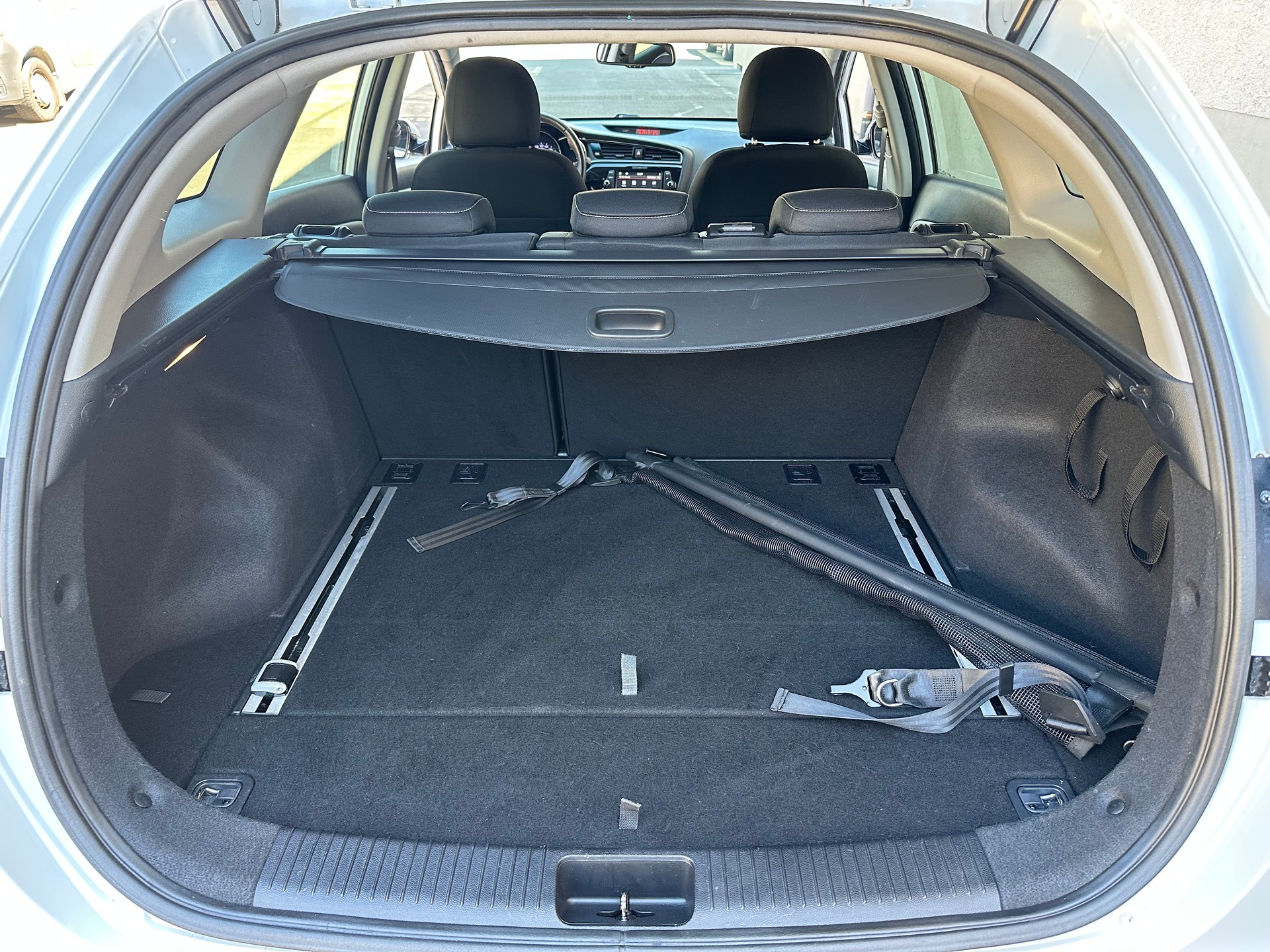 KIA Cee'd Sportswagon 1.6 GDi Swiss Champion DCT-image-30