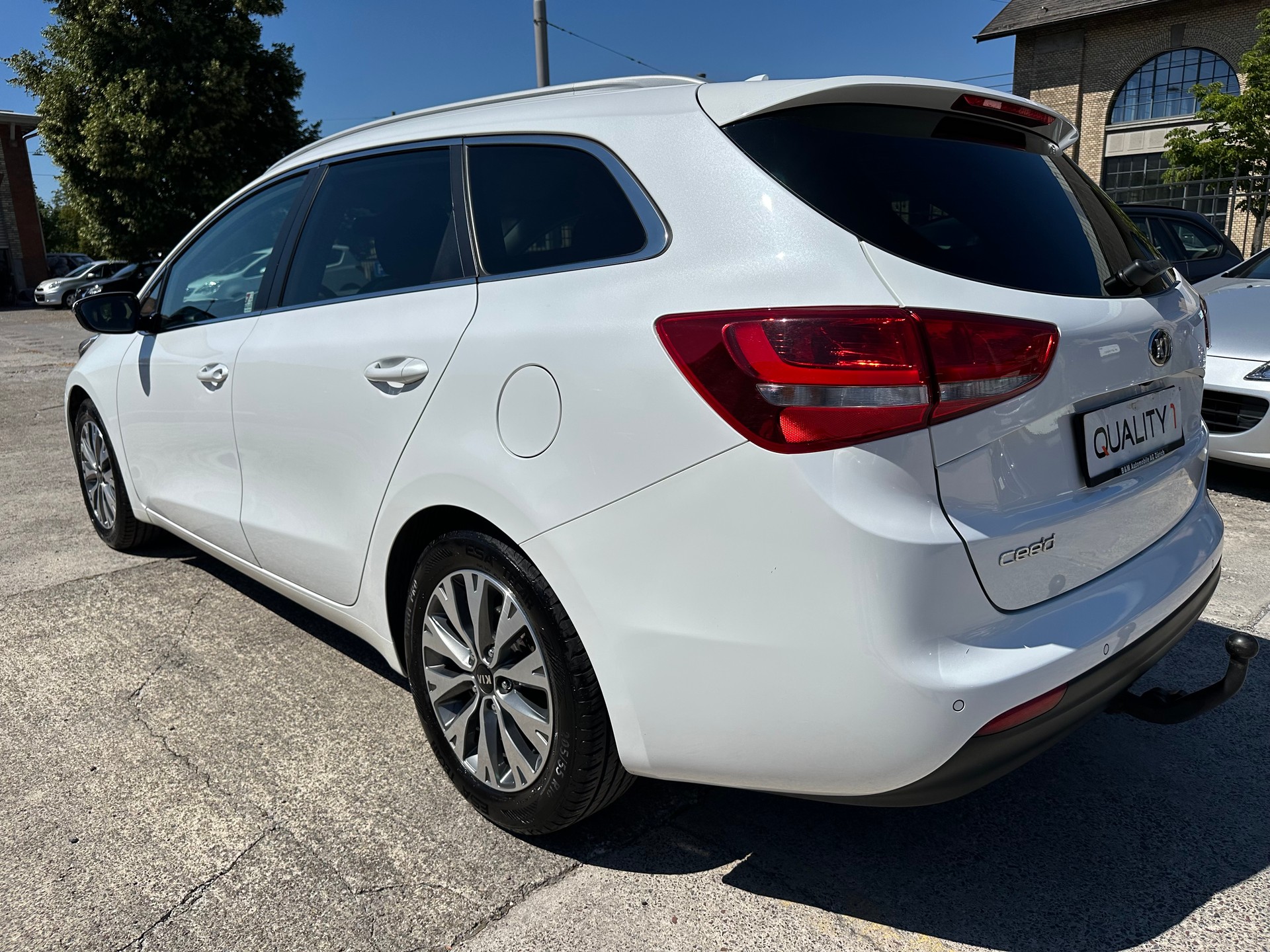 KIA Cee'd Sportswagon 1.6 GDi Swiss Champion DCT-image-4