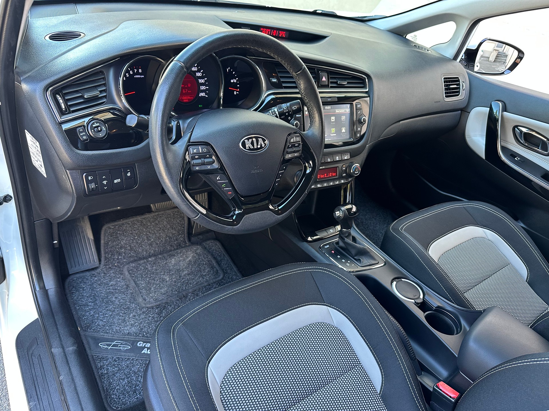 KIA Cee'd Sportswagon 1.6 GDi Swiss Champion DCT-image-8