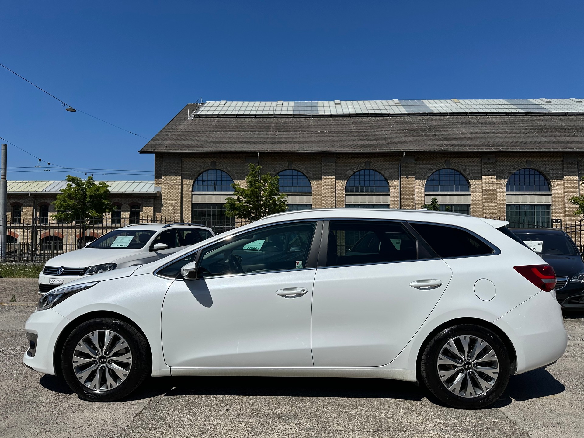 KIA Cee'd Sportswagon 1.6 GDi Swiss Champion DCT-image-3