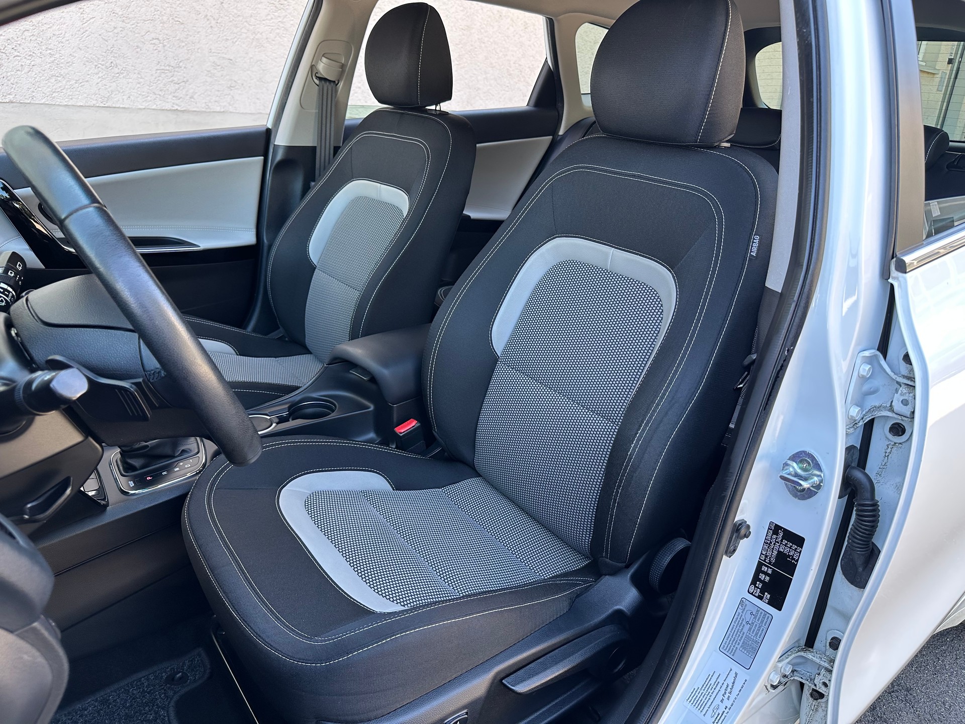 KIA Cee'd Sportswagon 1.6 GDi Swiss Champion DCT-image-11