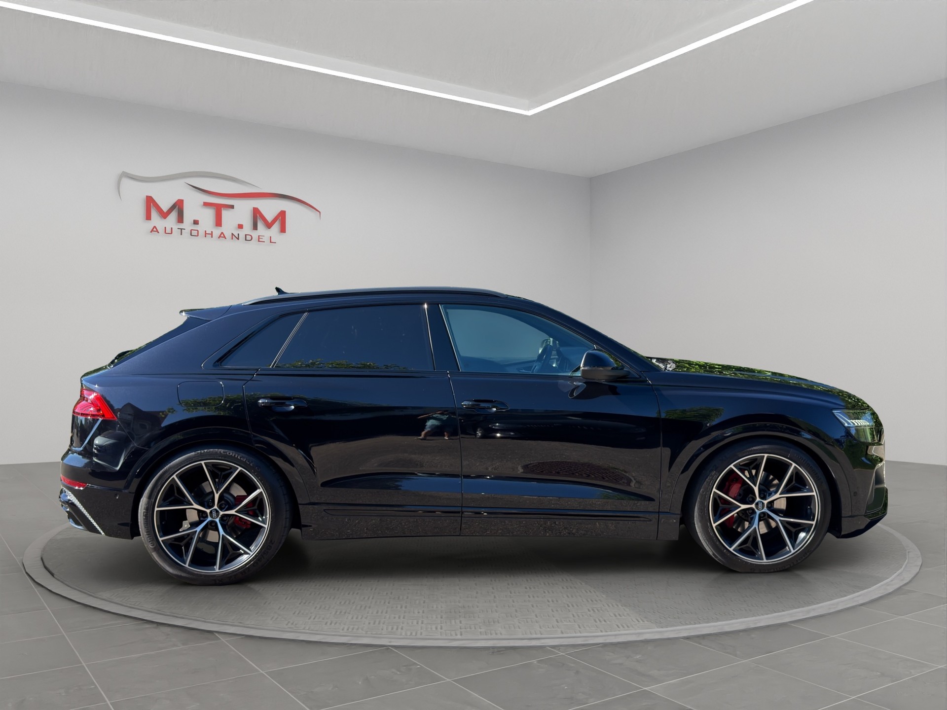 AUDI Q8 55 TFSI quattro tiptronic-image-13