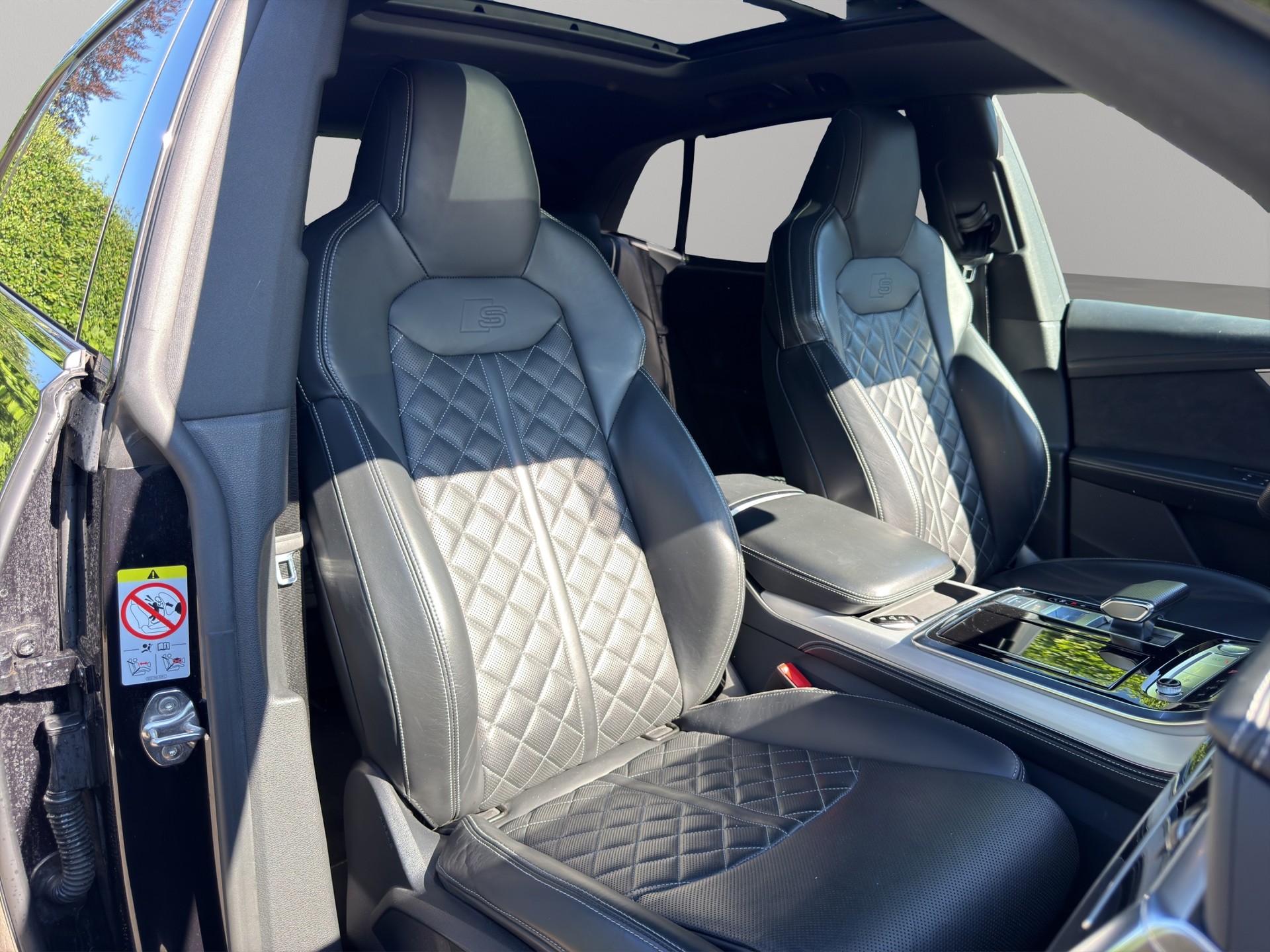 AUDI Q8 55 TFSI quattro tiptronic-image-21