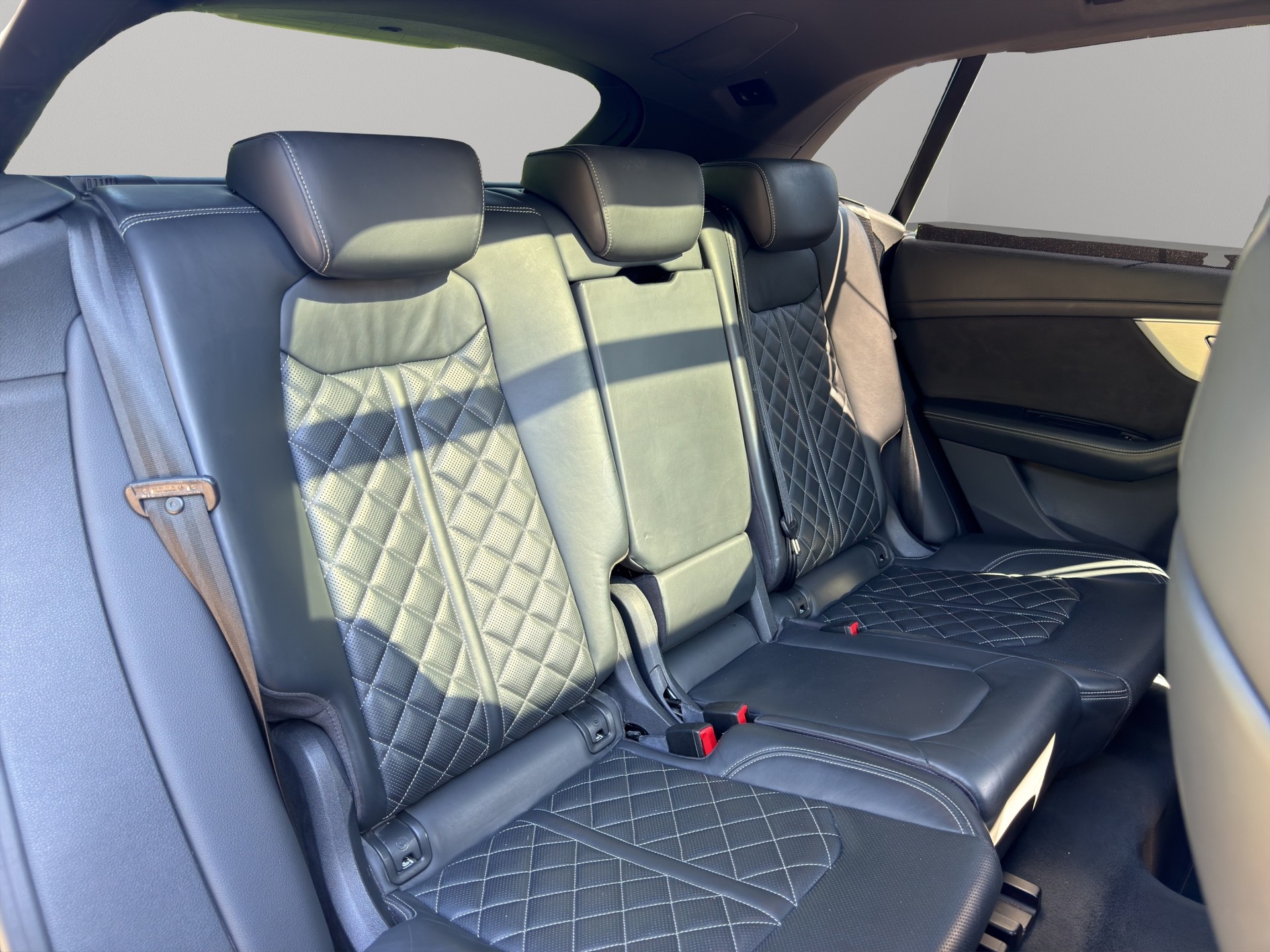 AUDI Q8 55 TFSI quattro tiptronic-image-22