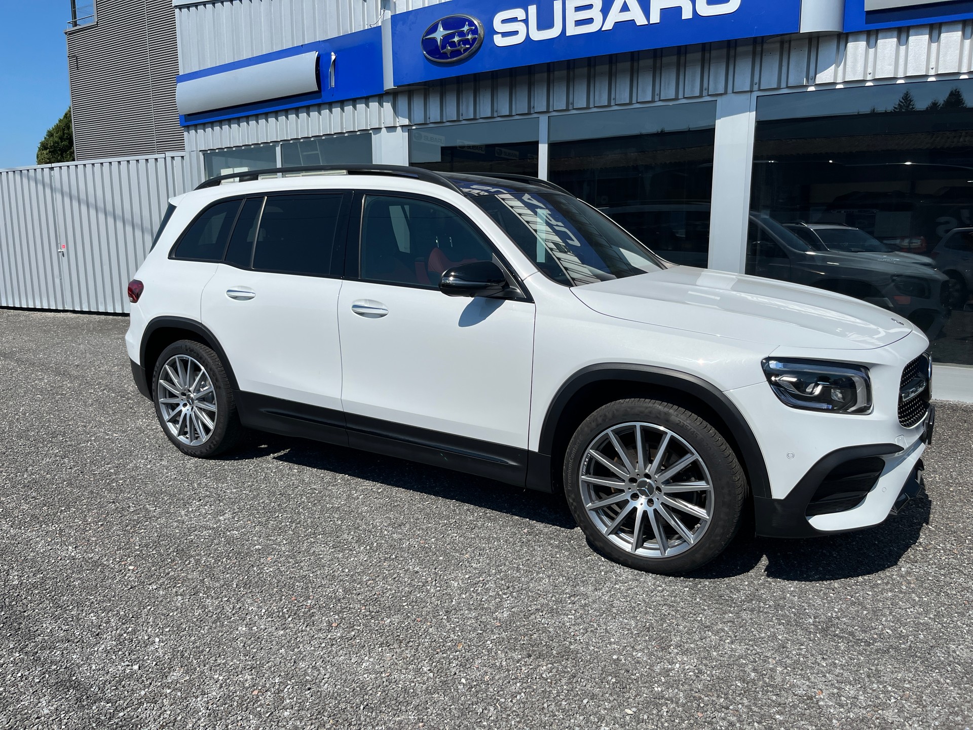 MERCEDES-BENZ GLB 250 AMG Line 4 MATIC-image-2