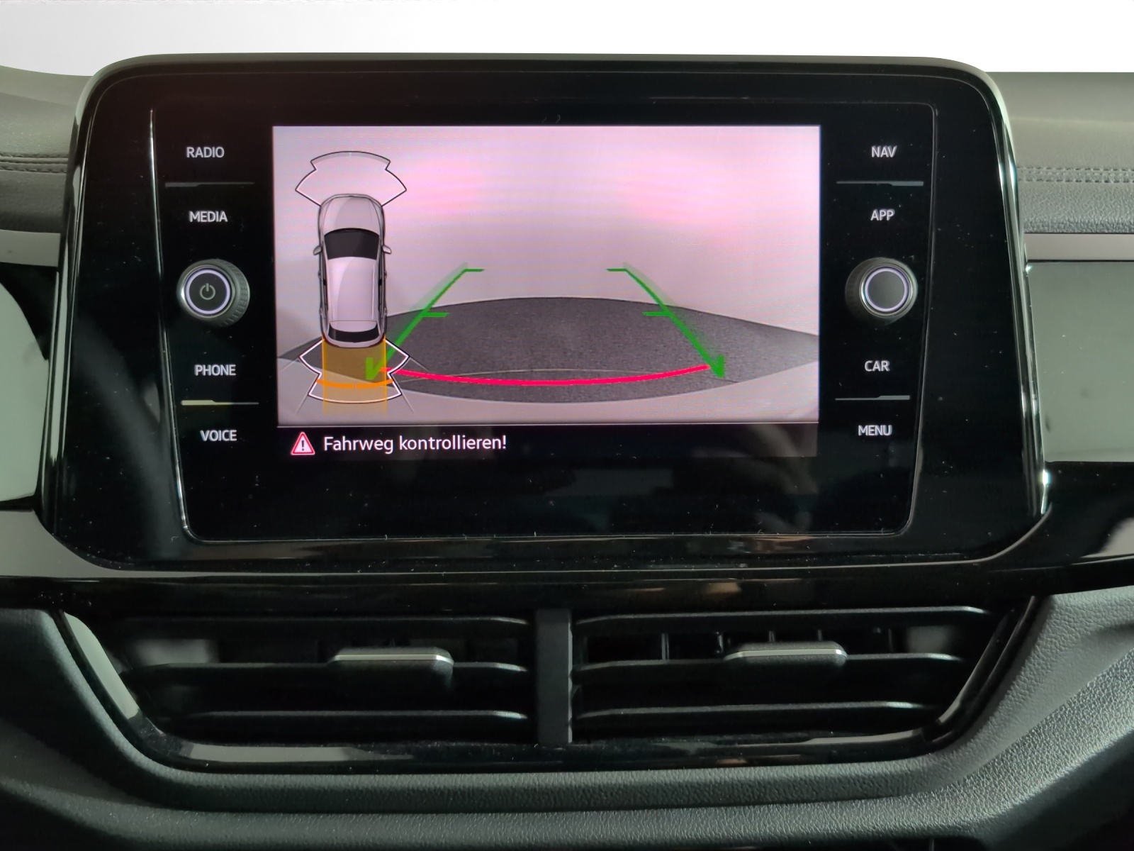 VW T-Roc 2.0 TSI R-Line DSG 4Motion-image-12