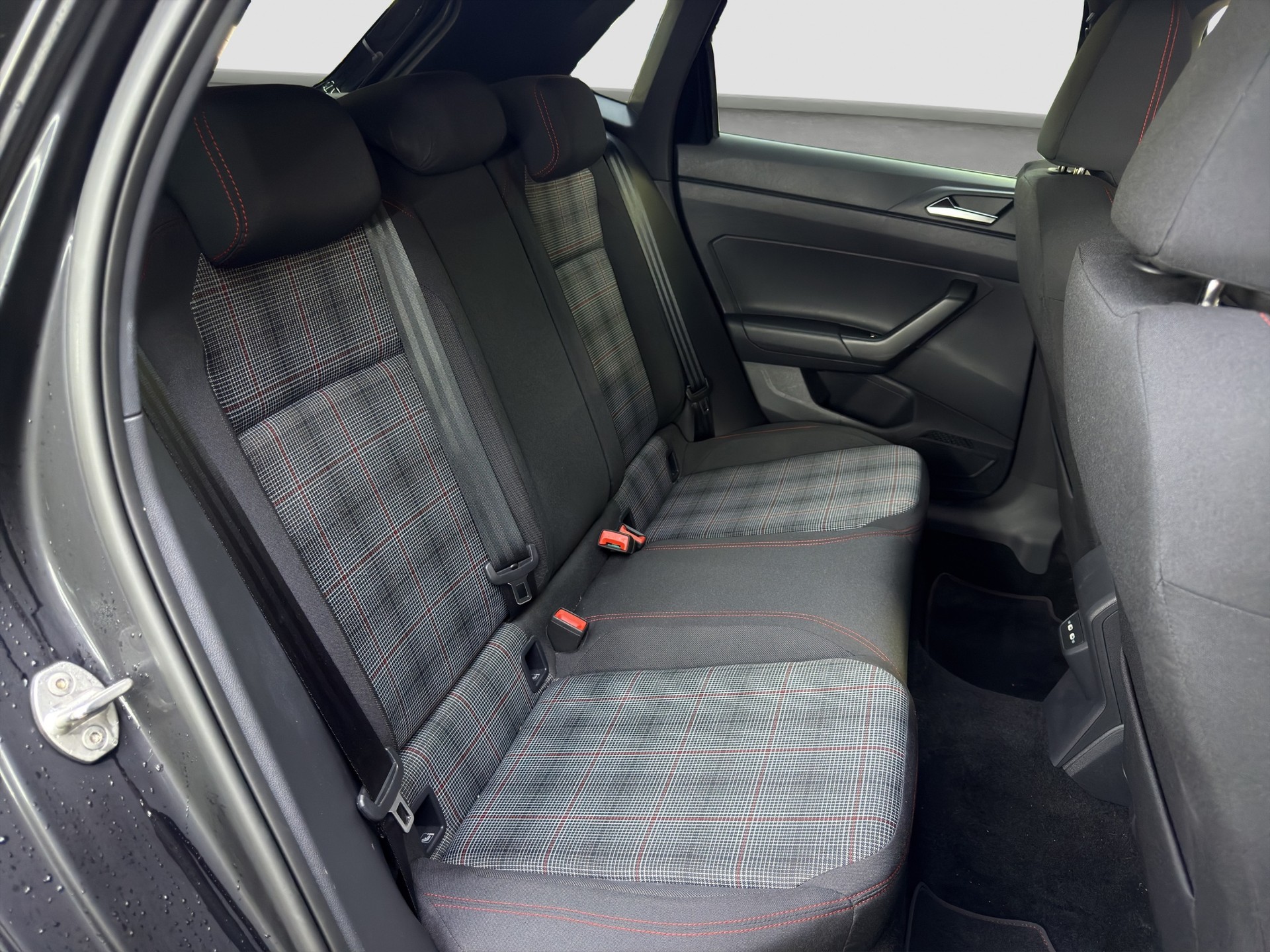 VW Polo 2.0 TSI GTI DSG-image-15