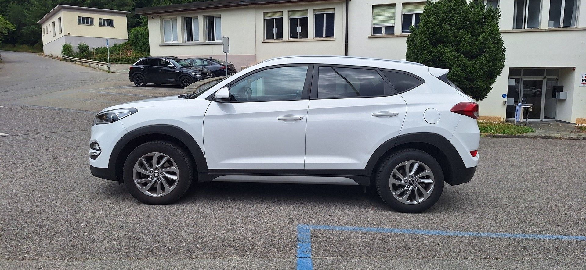 HYUNDAI Tucson 2.0 CRDI Vertex 4WD Automatic-image-2