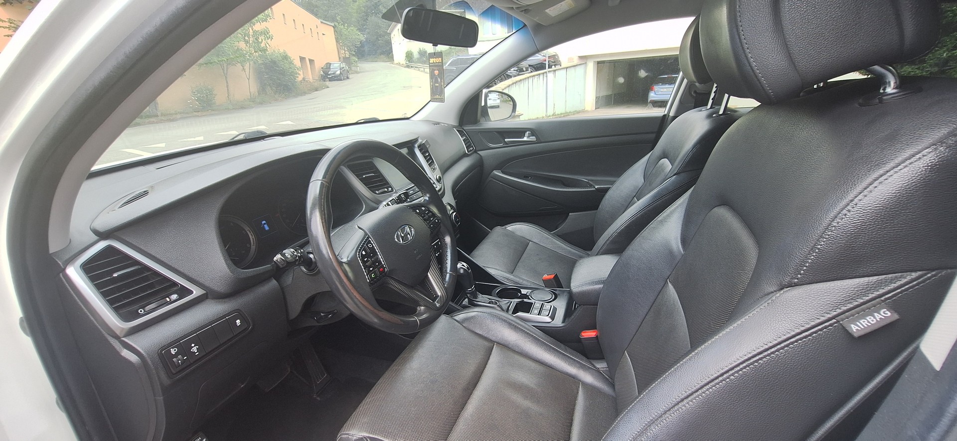HYUNDAI Tucson 2.0 CRDI Vertex 4WD Automatic-image-8