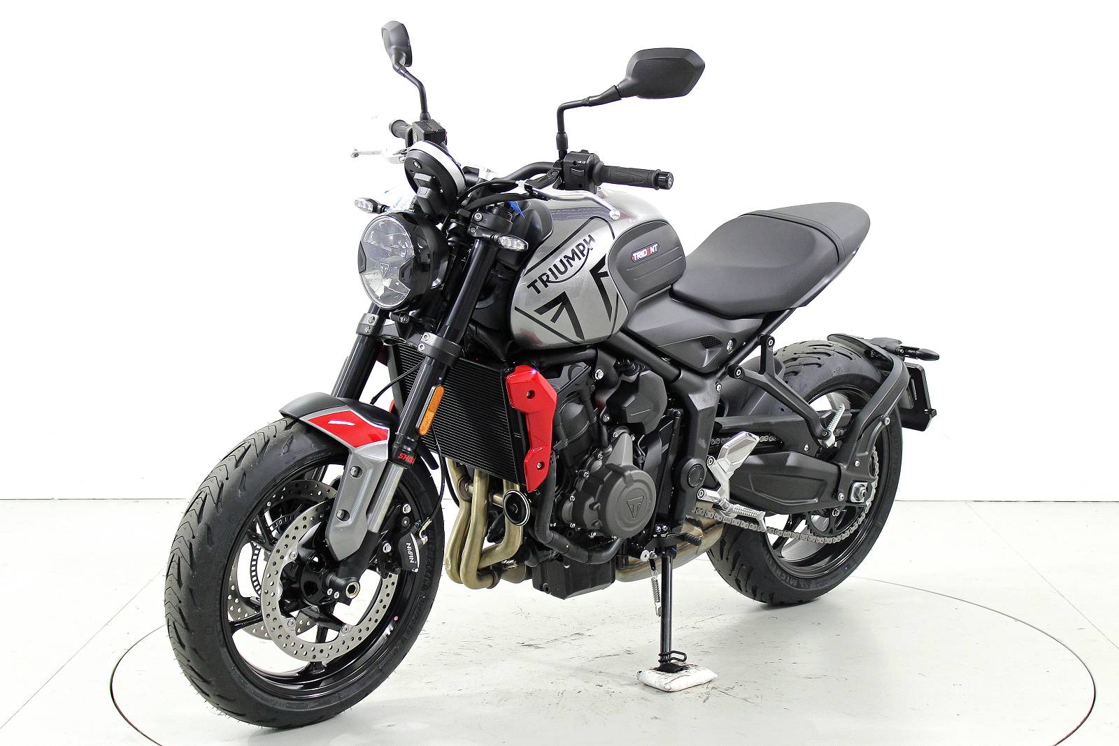 TRIUMPH Trident 660 ABS-showroom-element-2