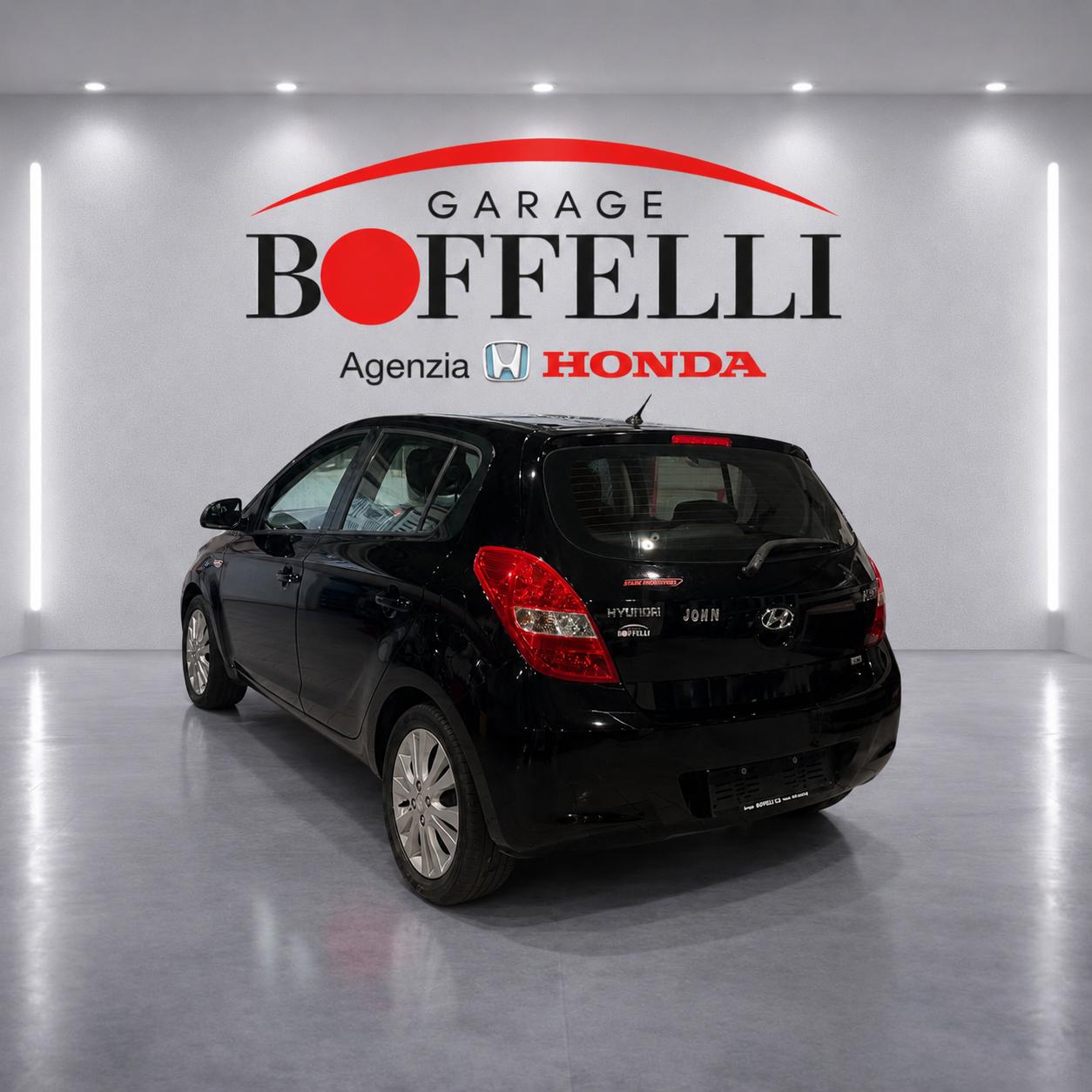 HYUNDAI i20 1.6 Premium-image-3
