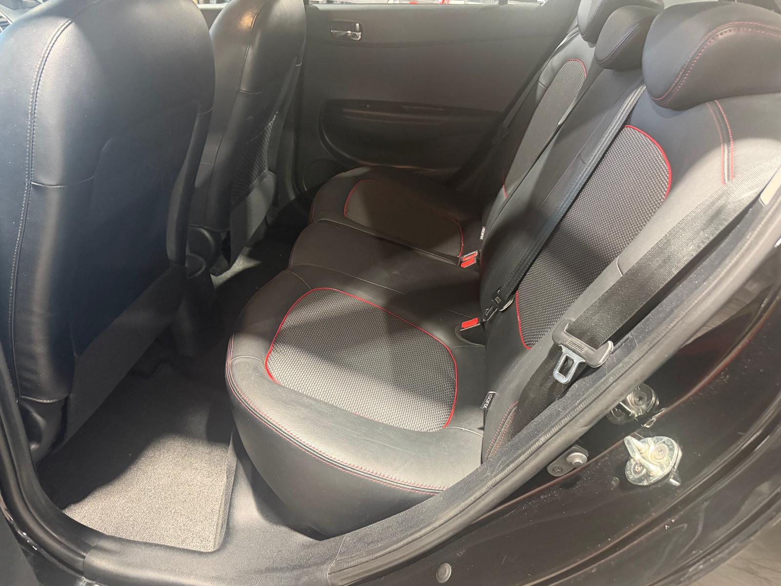 HYUNDAI i20 1.6 Premium-image-9