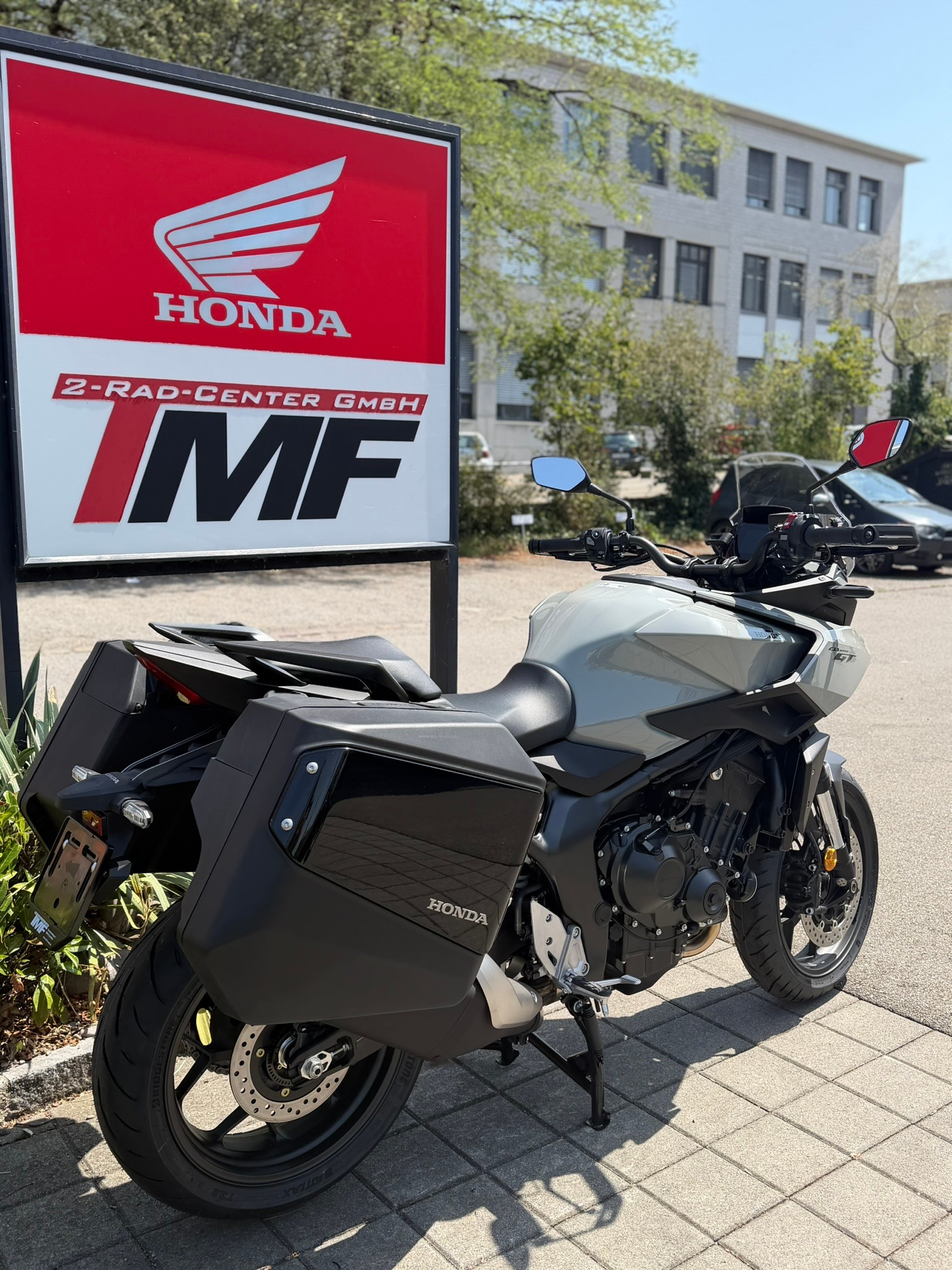 HONDA CB1000GT-showroom-element-2
