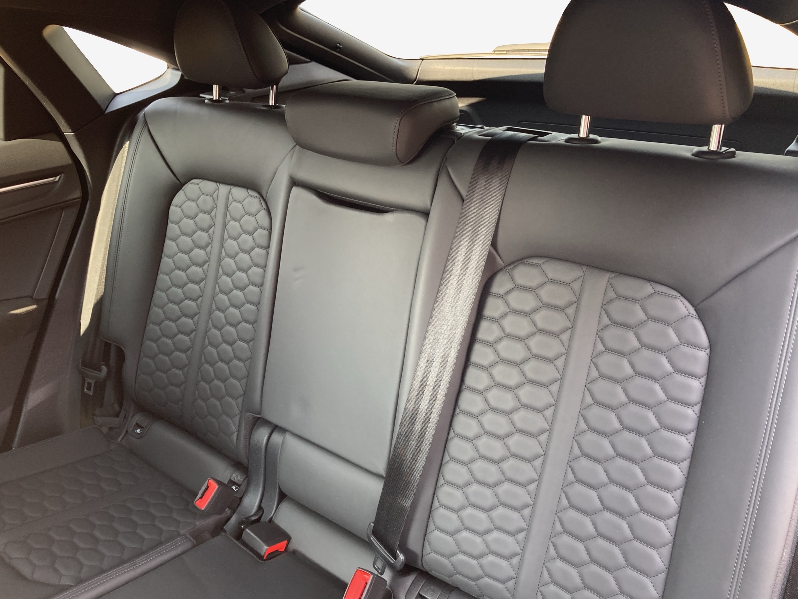 AUDI RS Q3 Sportback quattro S tronic-image-11