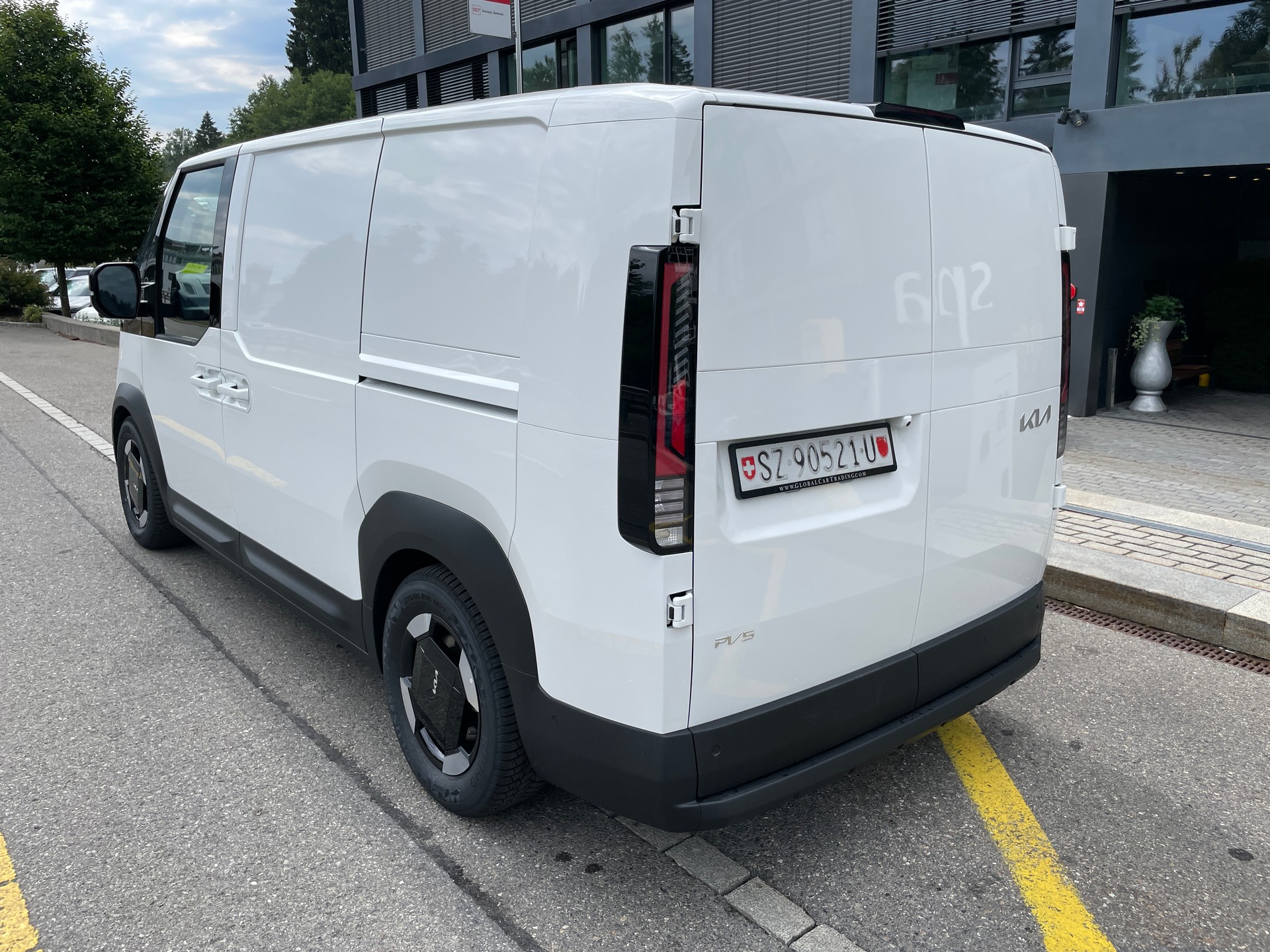 KIA PV5 Cargo 71.2 kWh Elite, 2-Türen-image-15