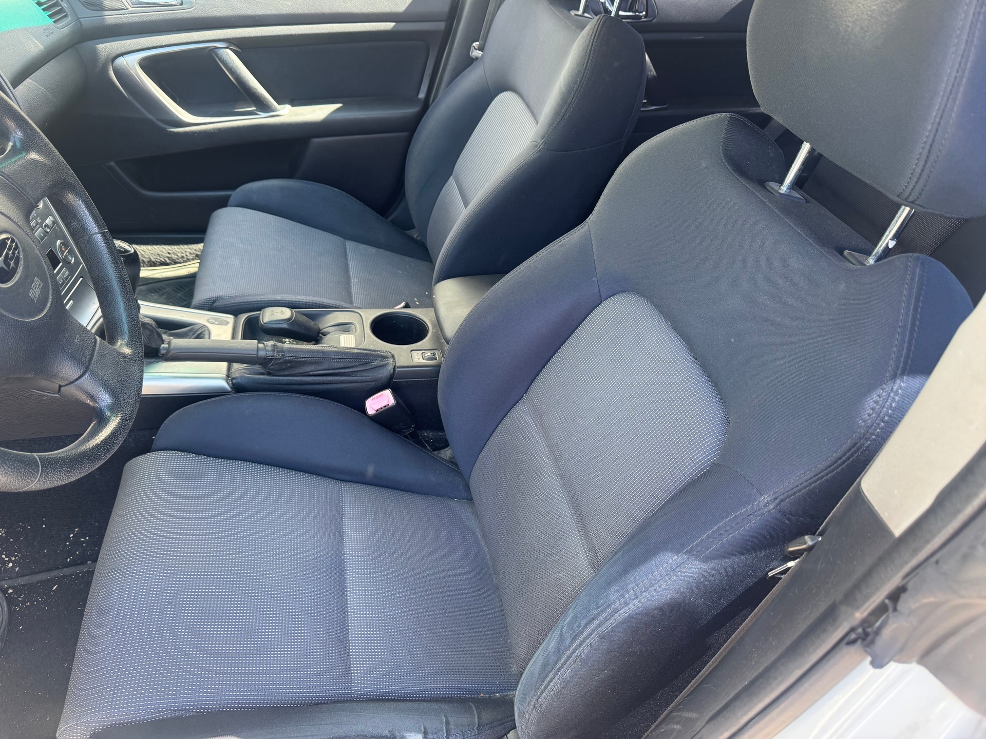 SUBARU Legacy 2.0i AWD Swiss-image-5