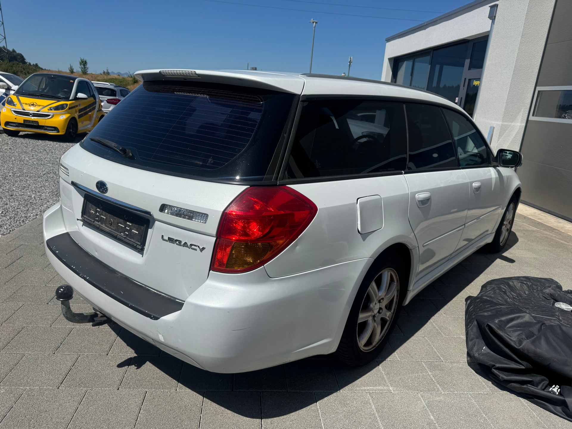 SUBARU Legacy 2.0i AWD Swiss-image-3