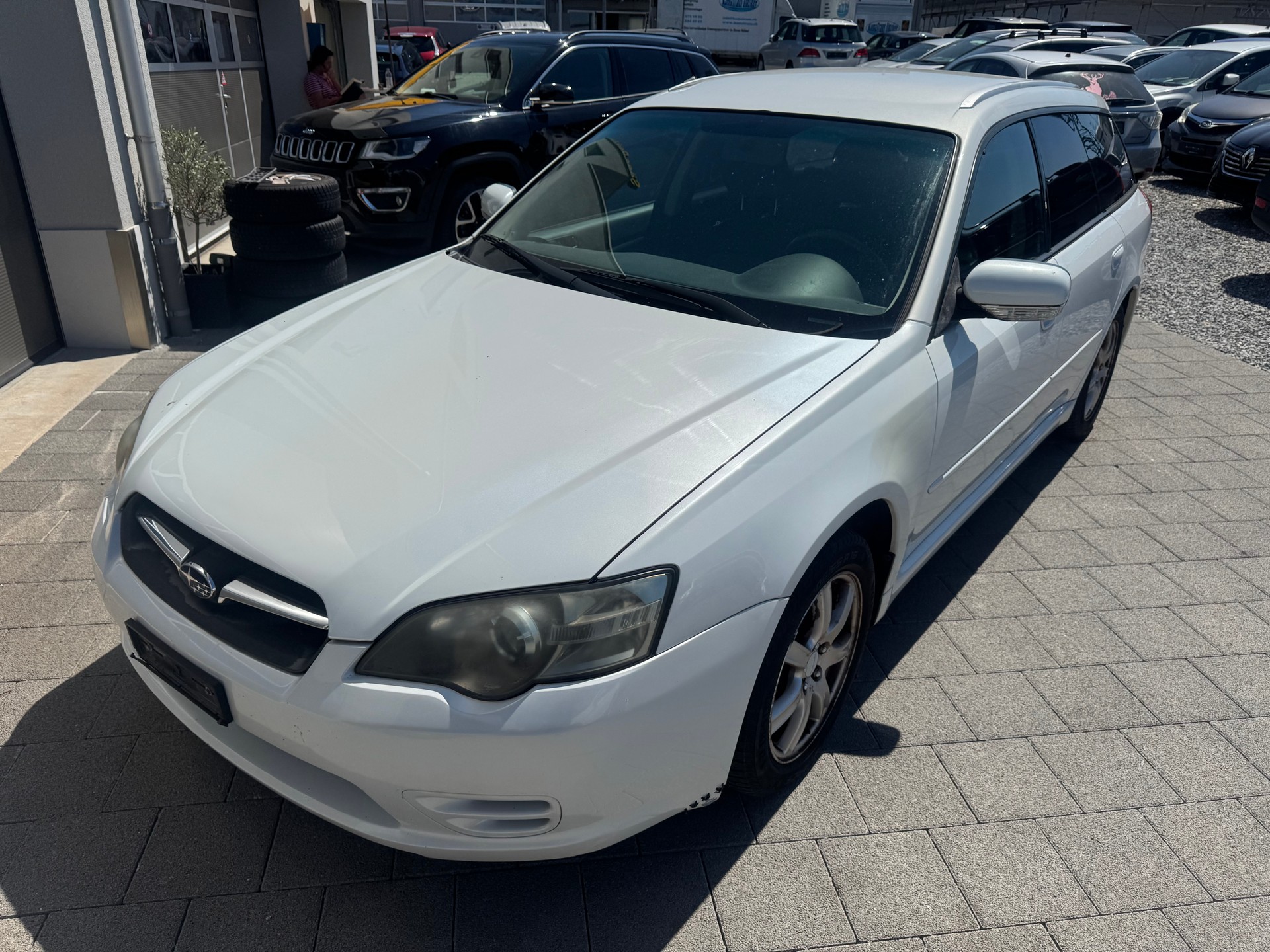 SUBARU Legacy 2.0i AWD Swiss-image-1