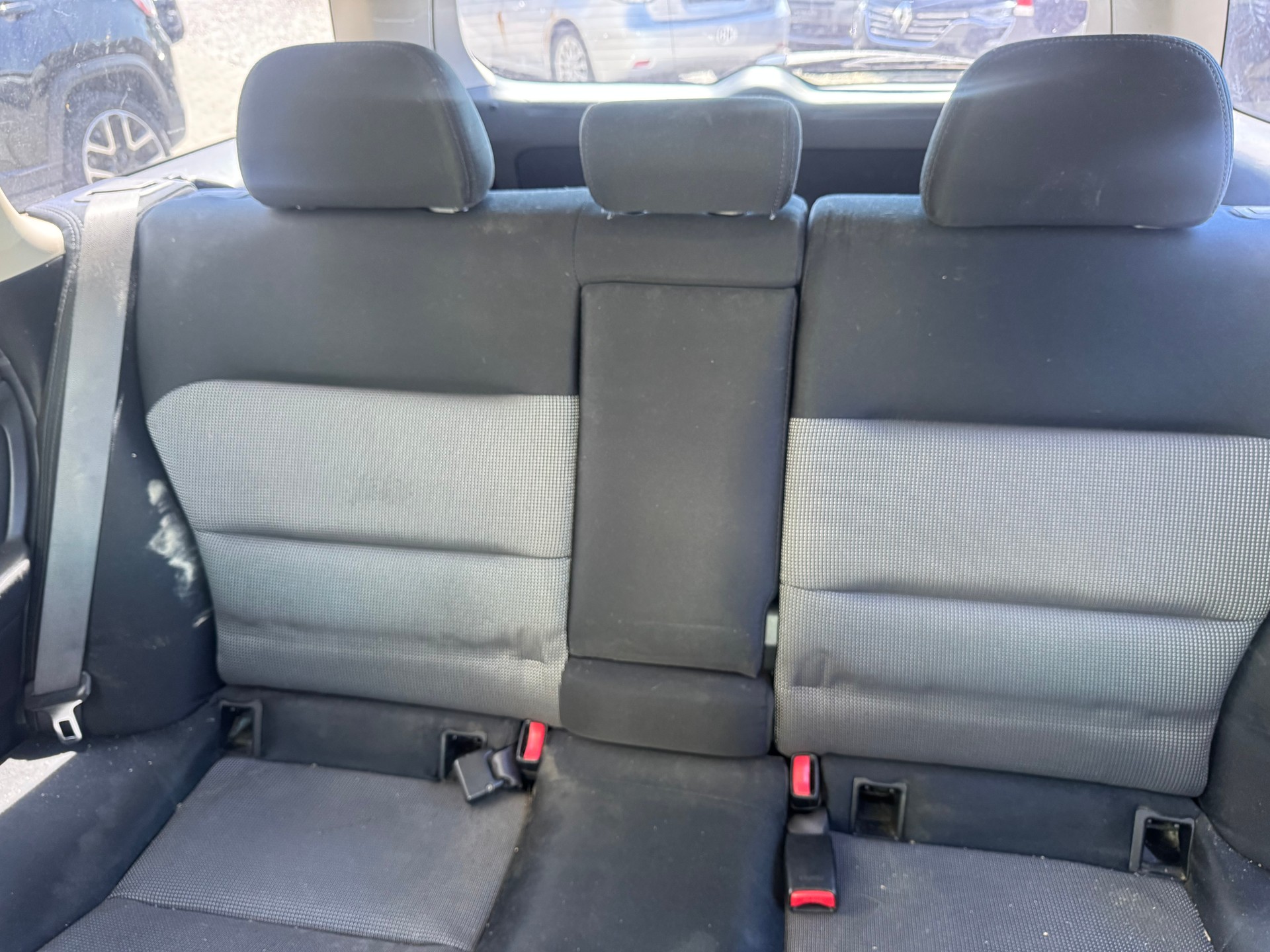 SUBARU Legacy 2.0i AWD Swiss-image-6