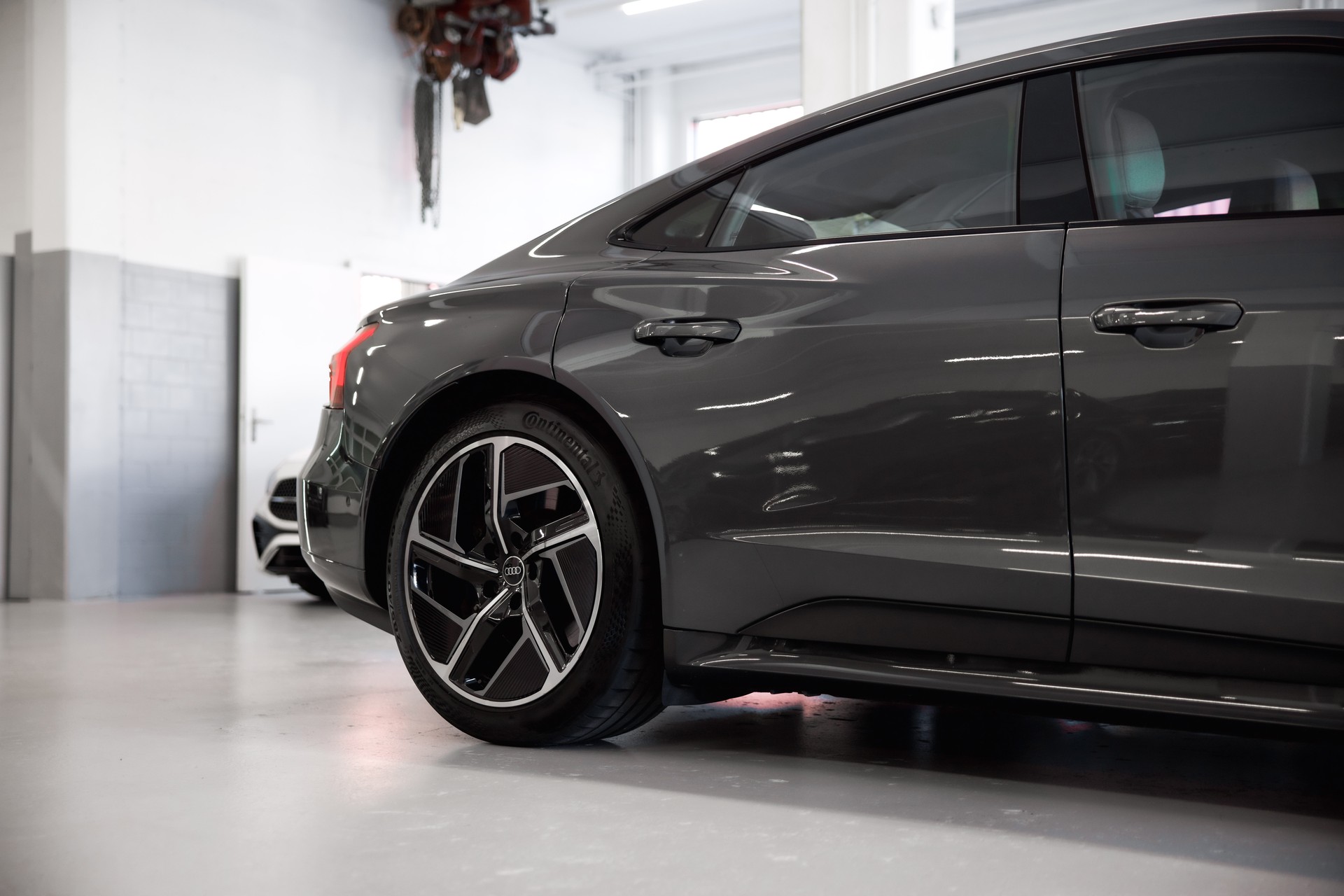 AUDI e-tron GT quattro-image-11