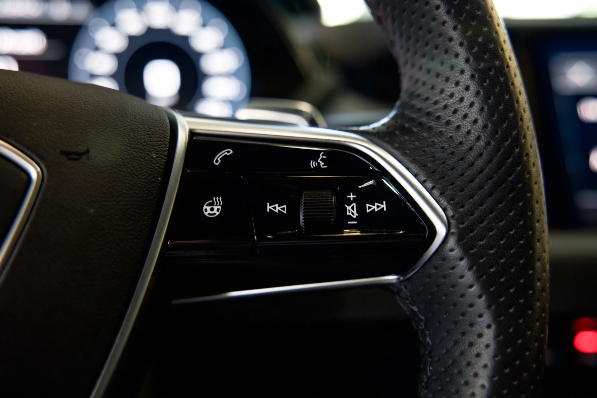 AUDI e-tron GT quattro-image-24