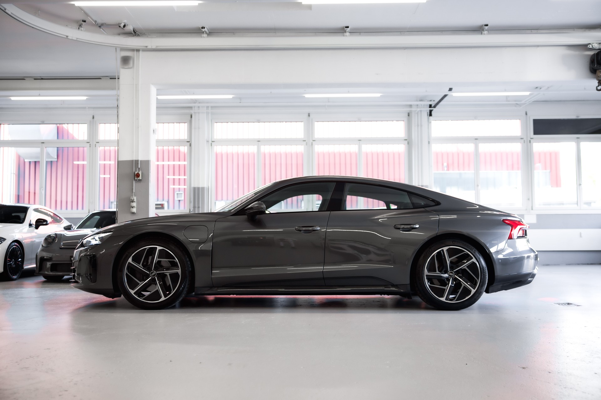 AUDI e-tron GT quattro-image-4