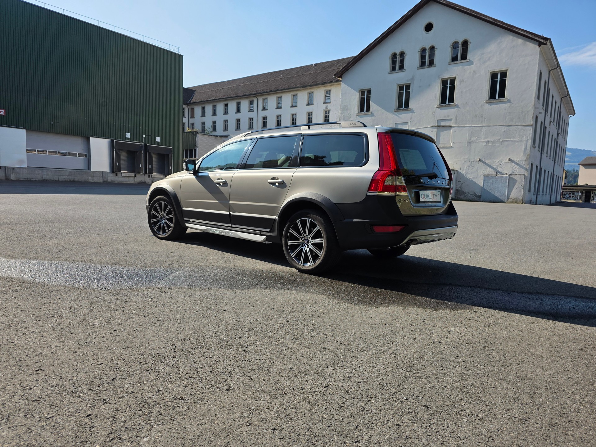 VOLVO XC70 D4 AWD Momentum Geartronic-image-13