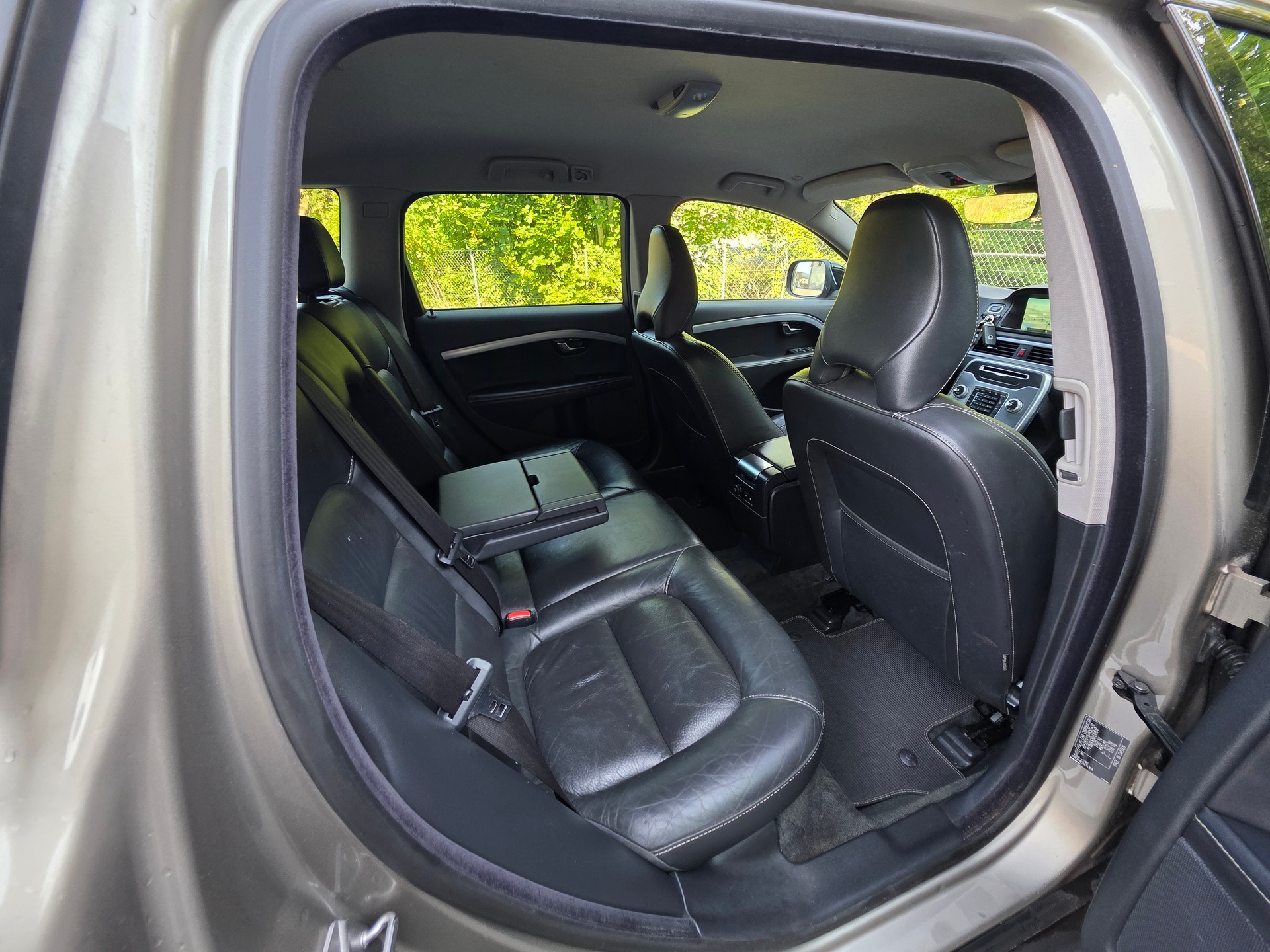 VOLVO XC70 D4 AWD Momentum Geartronic-image-23
