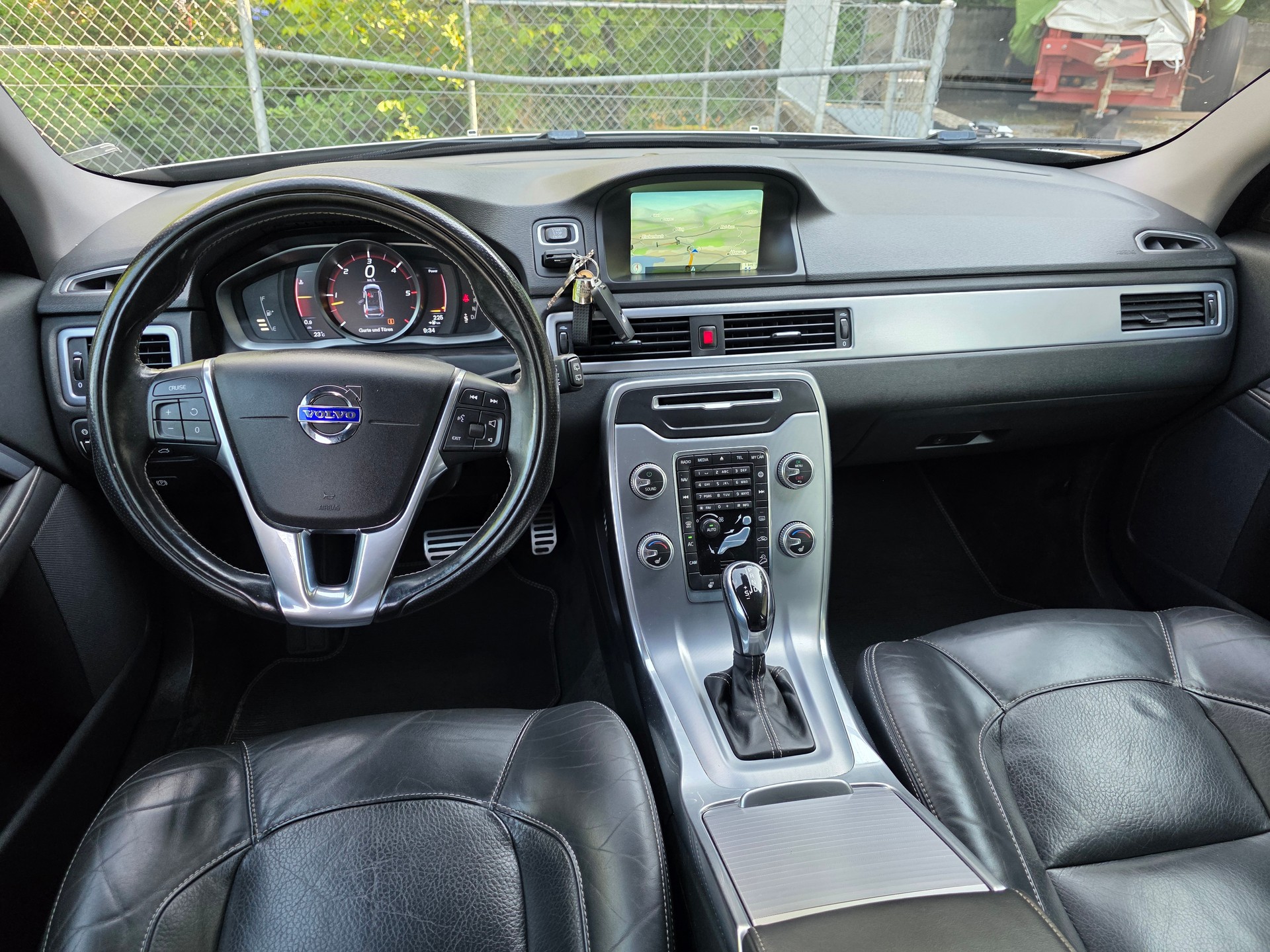 VOLVO XC70 D4 AWD Momentum Geartronic-image-19