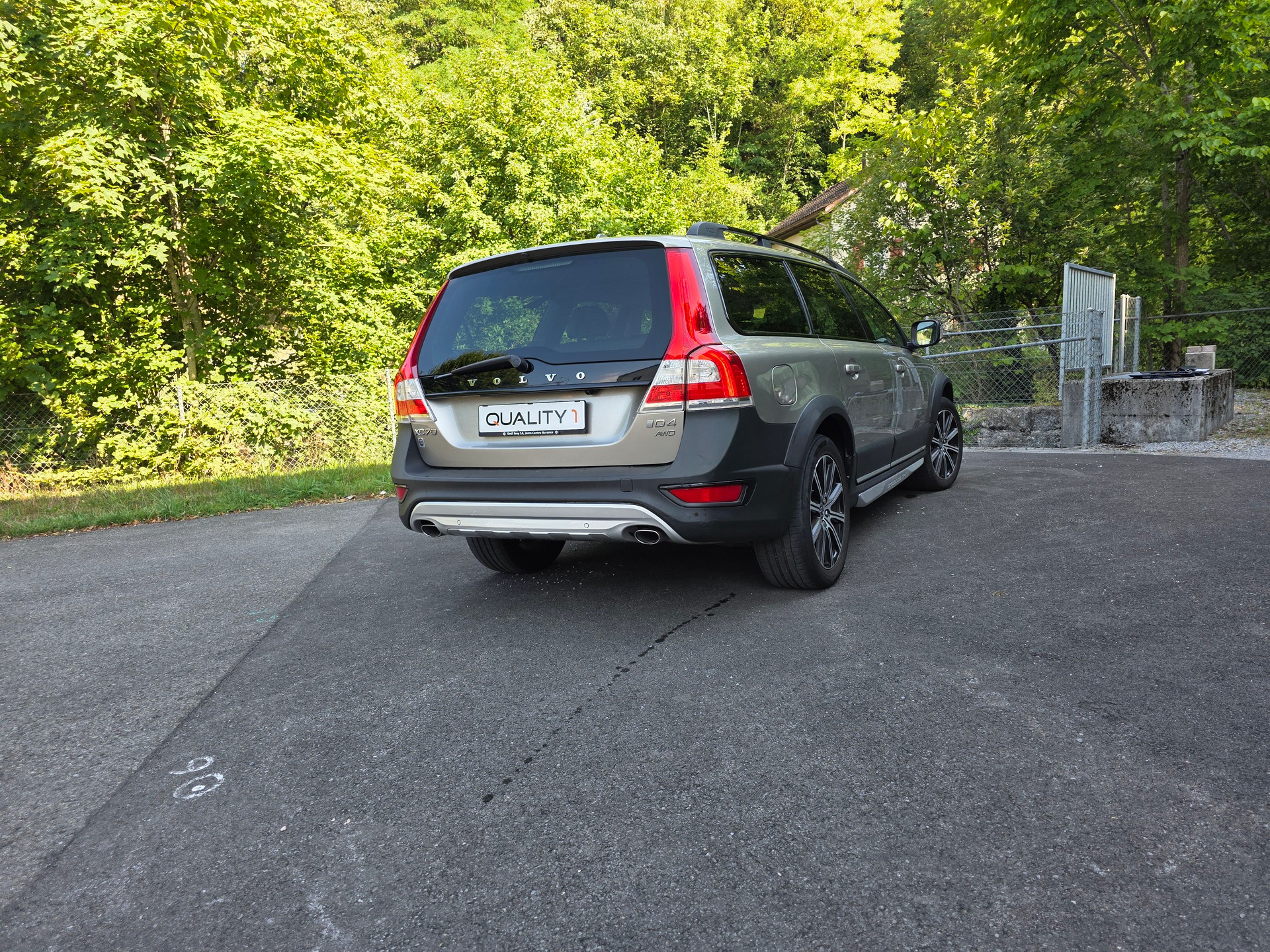 VOLVO XC70 D4 AWD Momentum Geartronic-image-16
