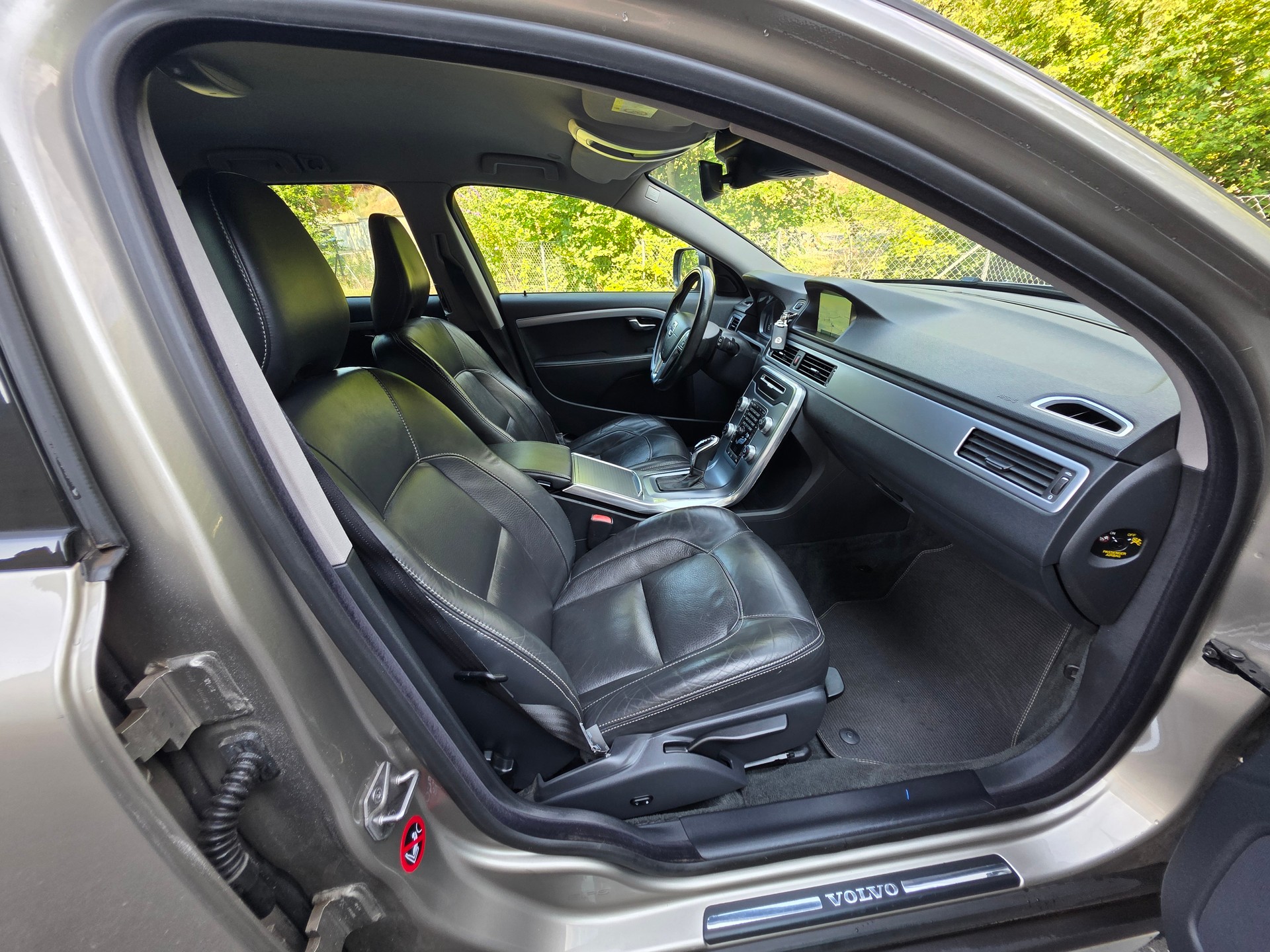 VOLVO XC70 D4 AWD Momentum Geartronic-image-21