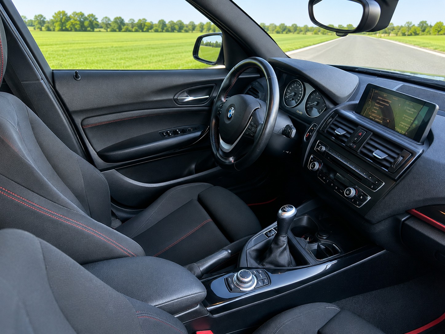 BMW 120d Sport Line-image-2