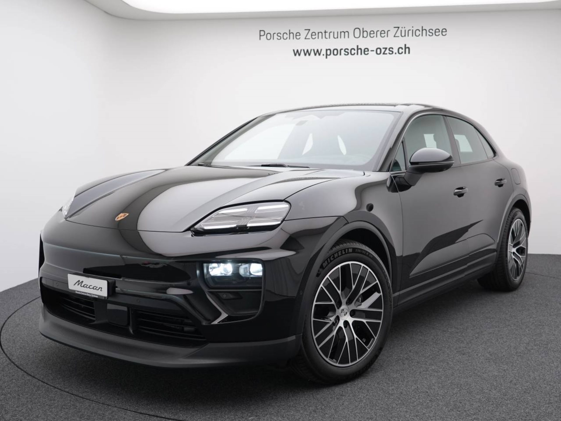 PORSCHE Macan 4-image-0